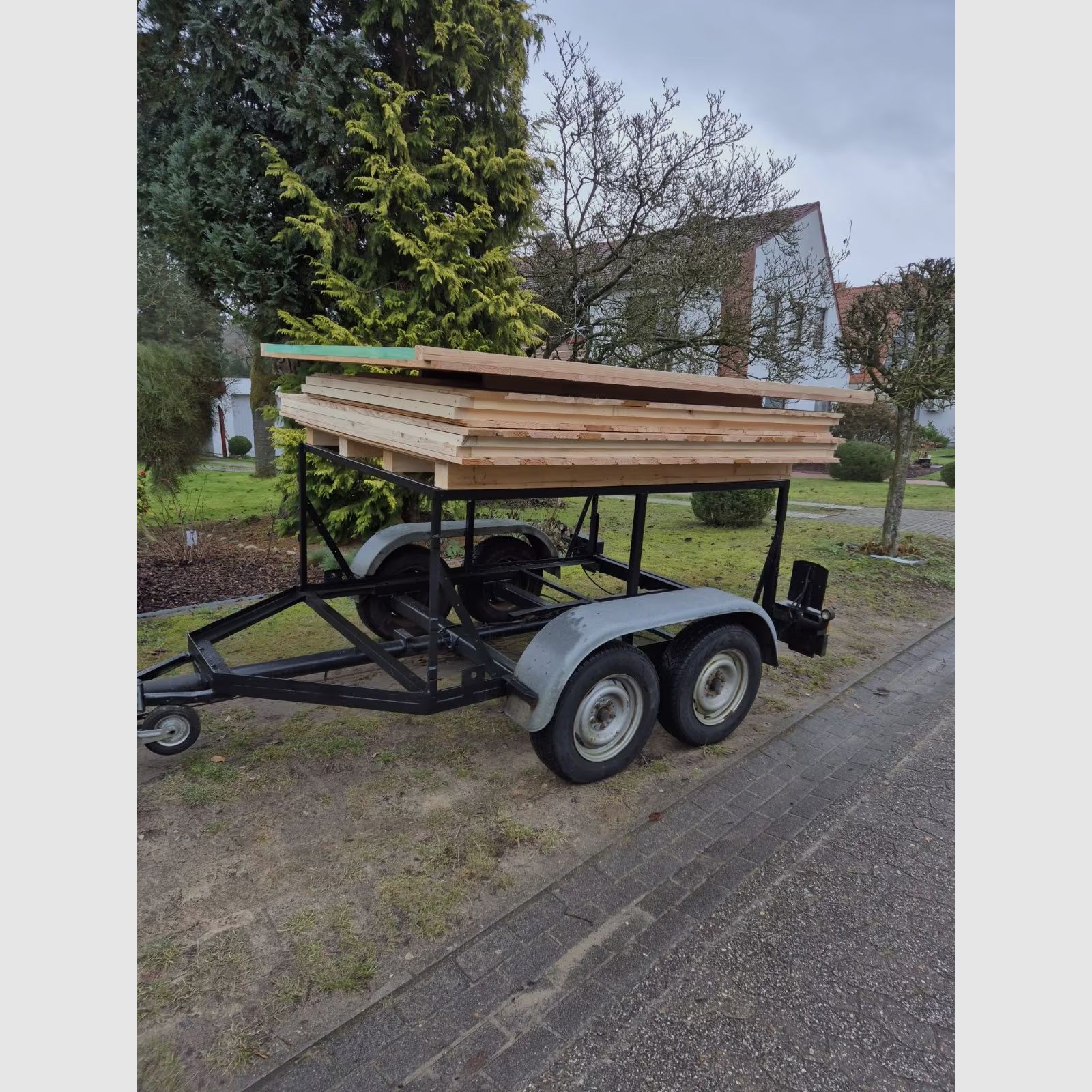 Mobile, fahrbare Jagdkanzel aus Lärchendielen