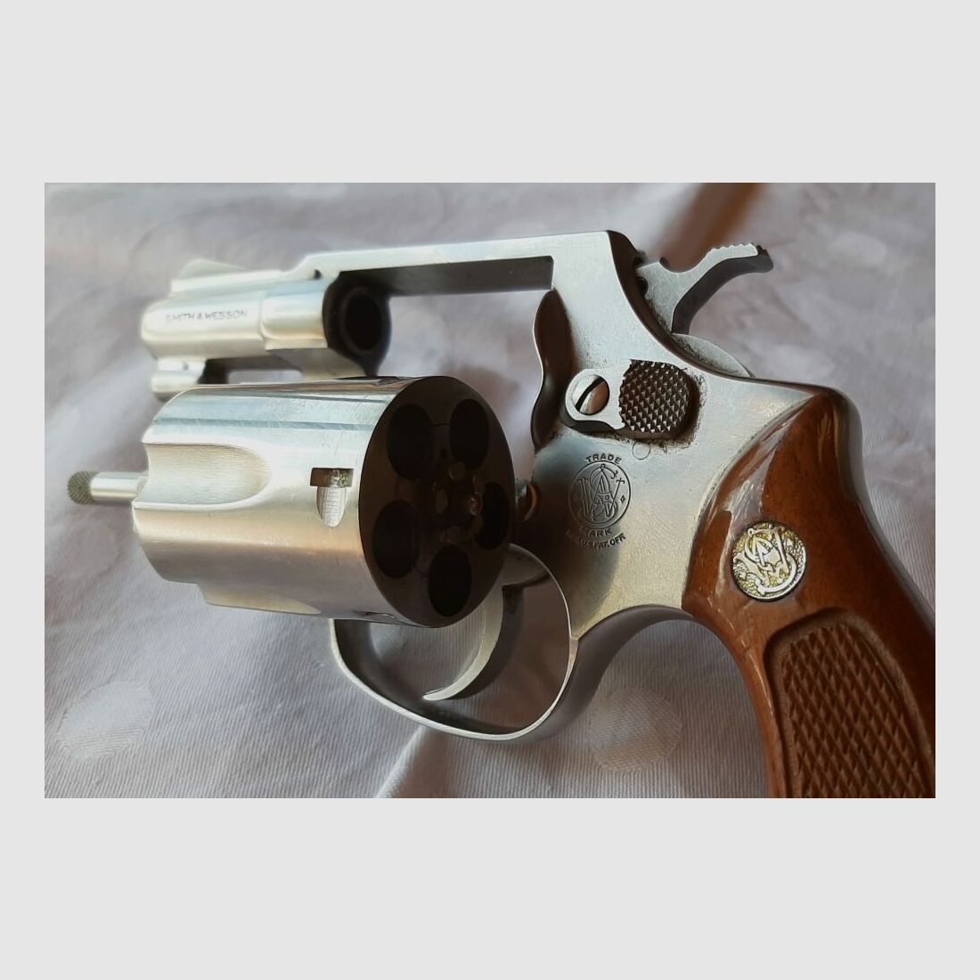 Smith & Wesson 60