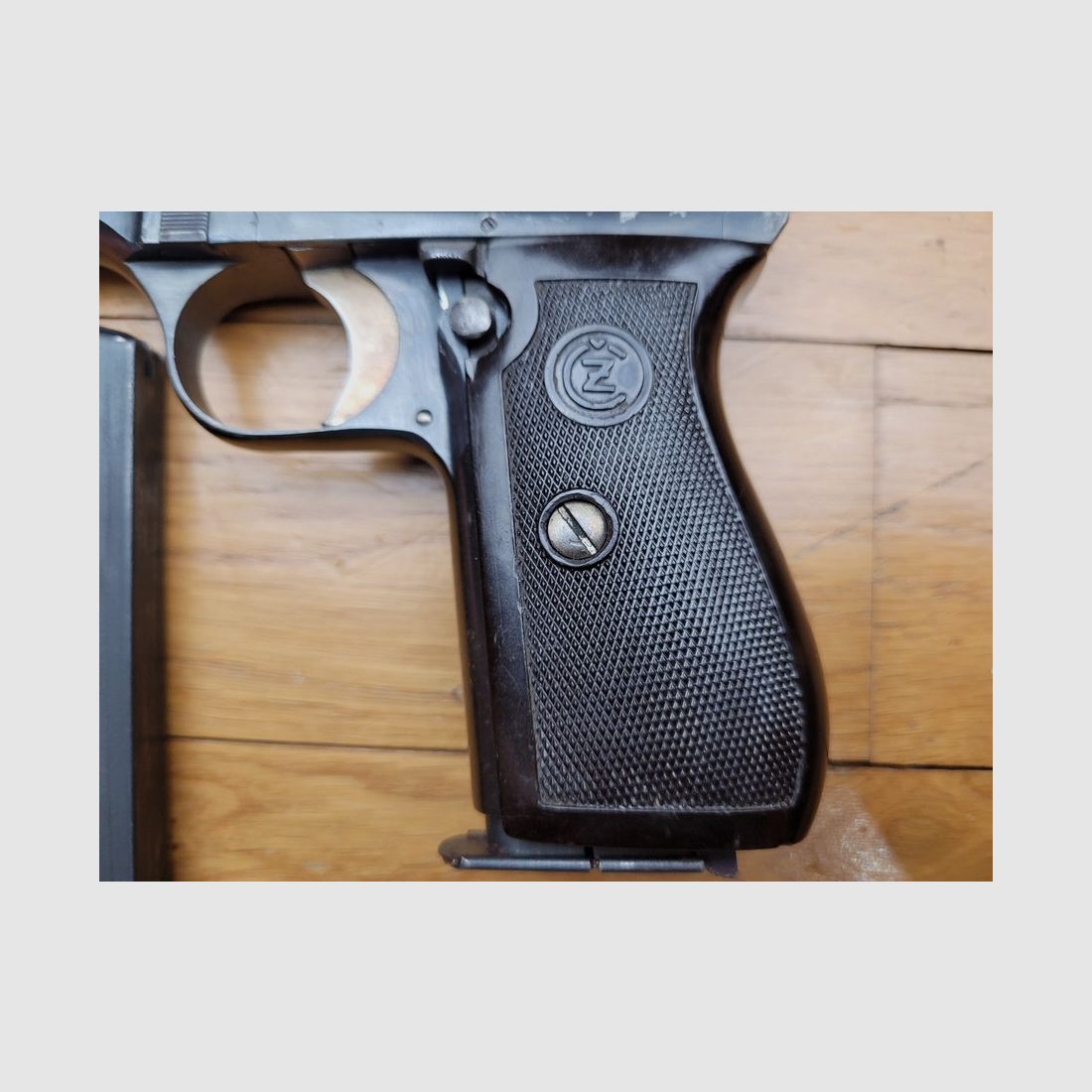 Guter deutscher Ordonnanzpistole – CZ 27 tschechisch – 7,65 Browning – 2 Magazine – BE+, Bild 7 von 11