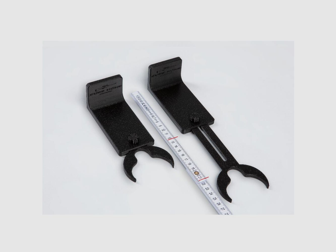 Nos supports magnétiques stables : support d'armes longues GUN-i-FLEX L, profondeur réglable pour l'optique - également pour la 2ème rangée de supports