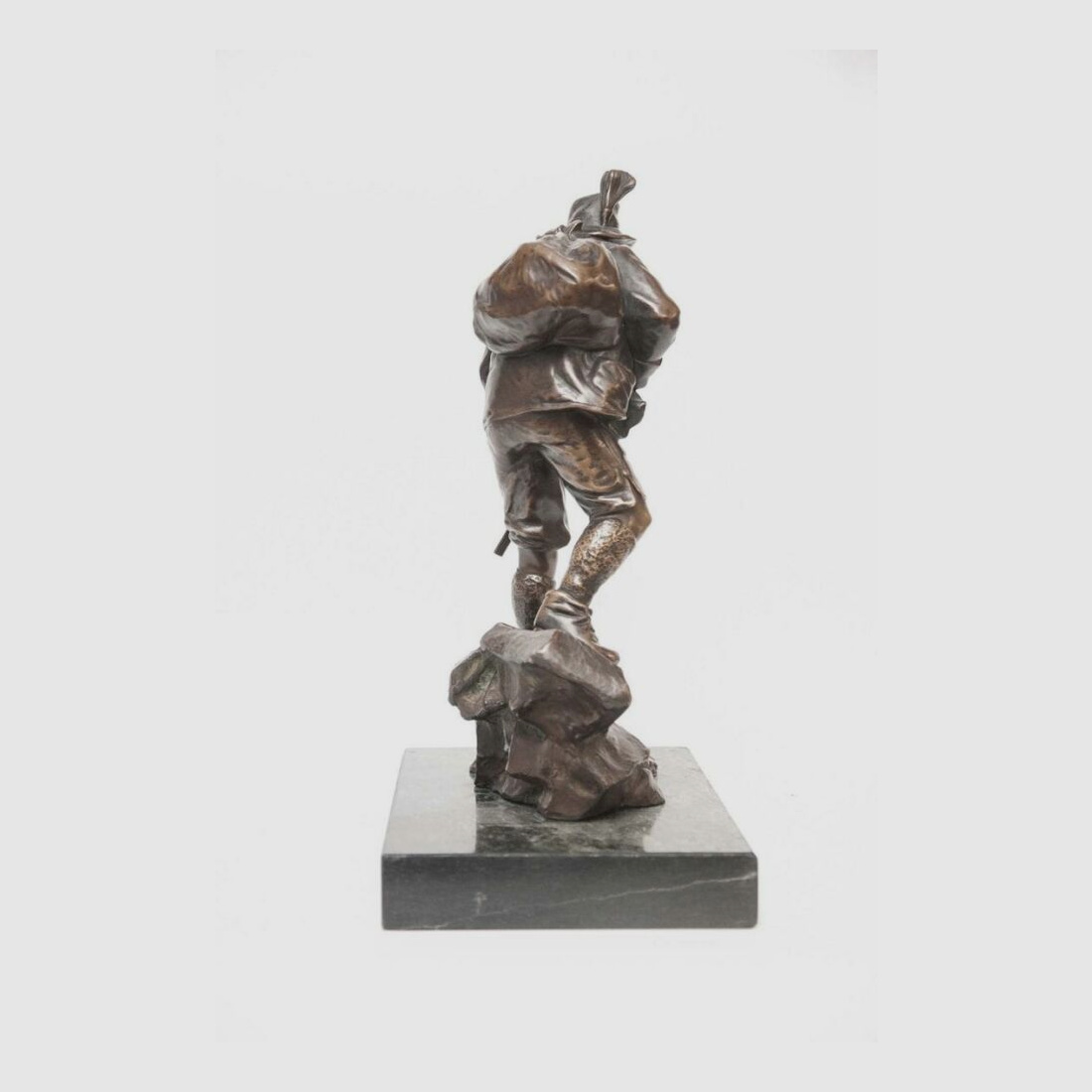 Escultura de cazador de bronce Oskar Hertel