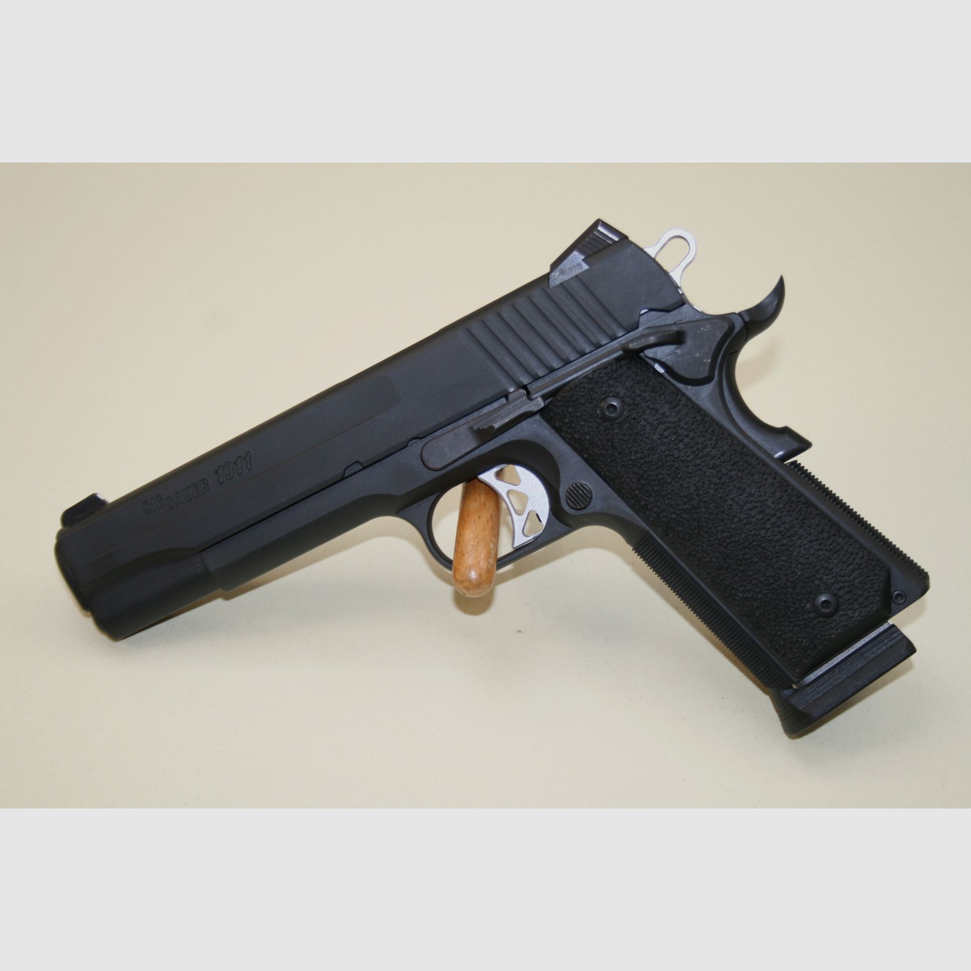 Pack complet pistolet SIG SAUER 1911 TACOPS – .45ACP (OCCASION), image 3 sur 13