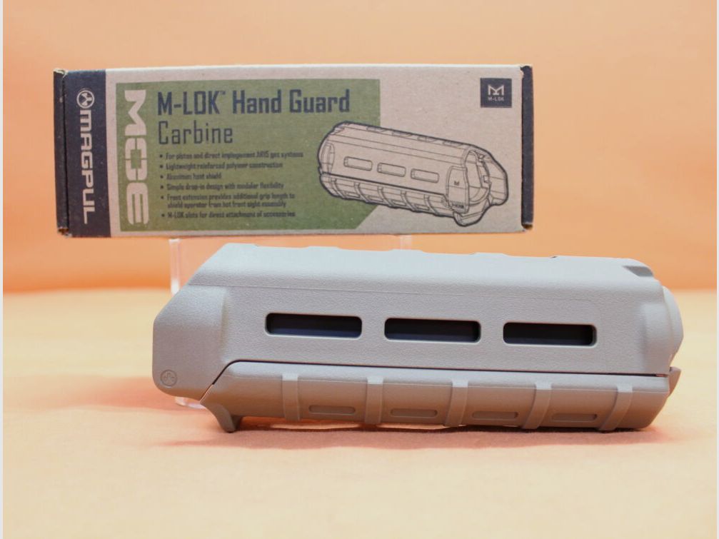 Magpul AR-15: Handguard Magpul MOE M-LOK (MAG424-FDE) Carbine Polymer Flat Dark Earth