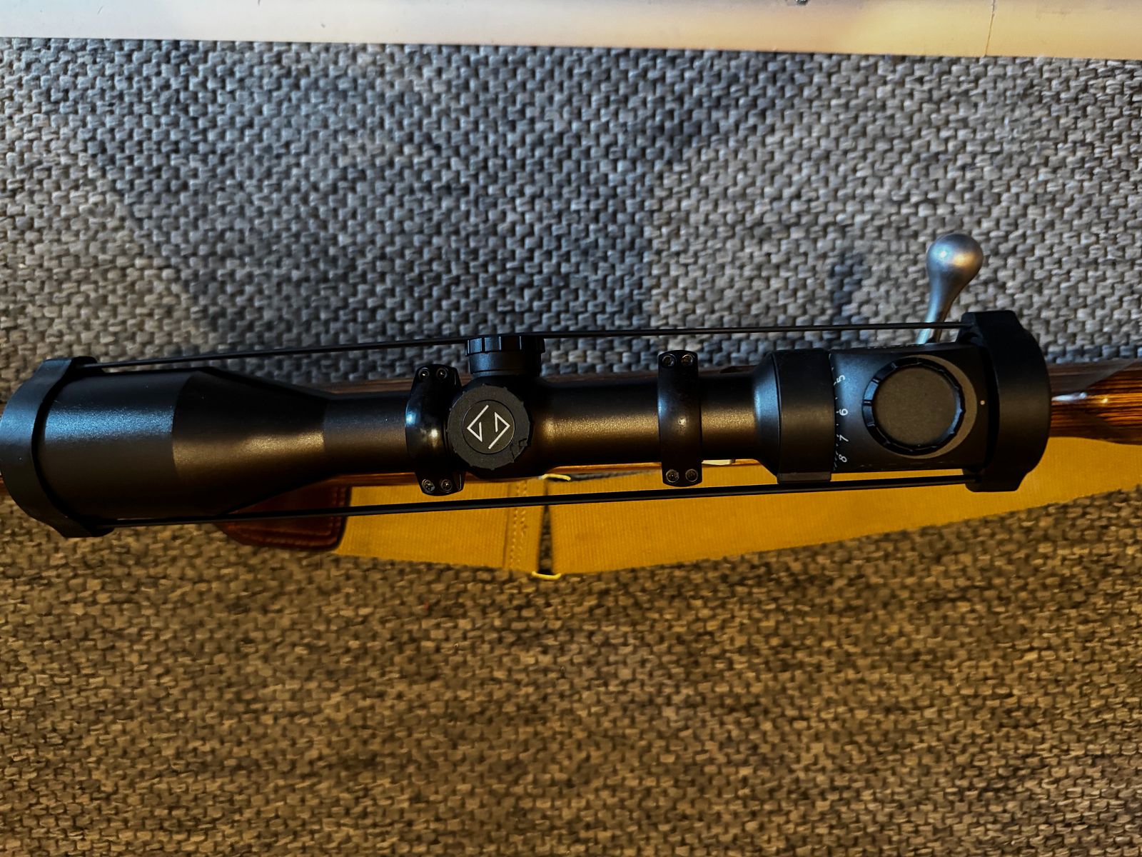 Sako 85 varmint laminated + Zeiss Duralyt  *top*