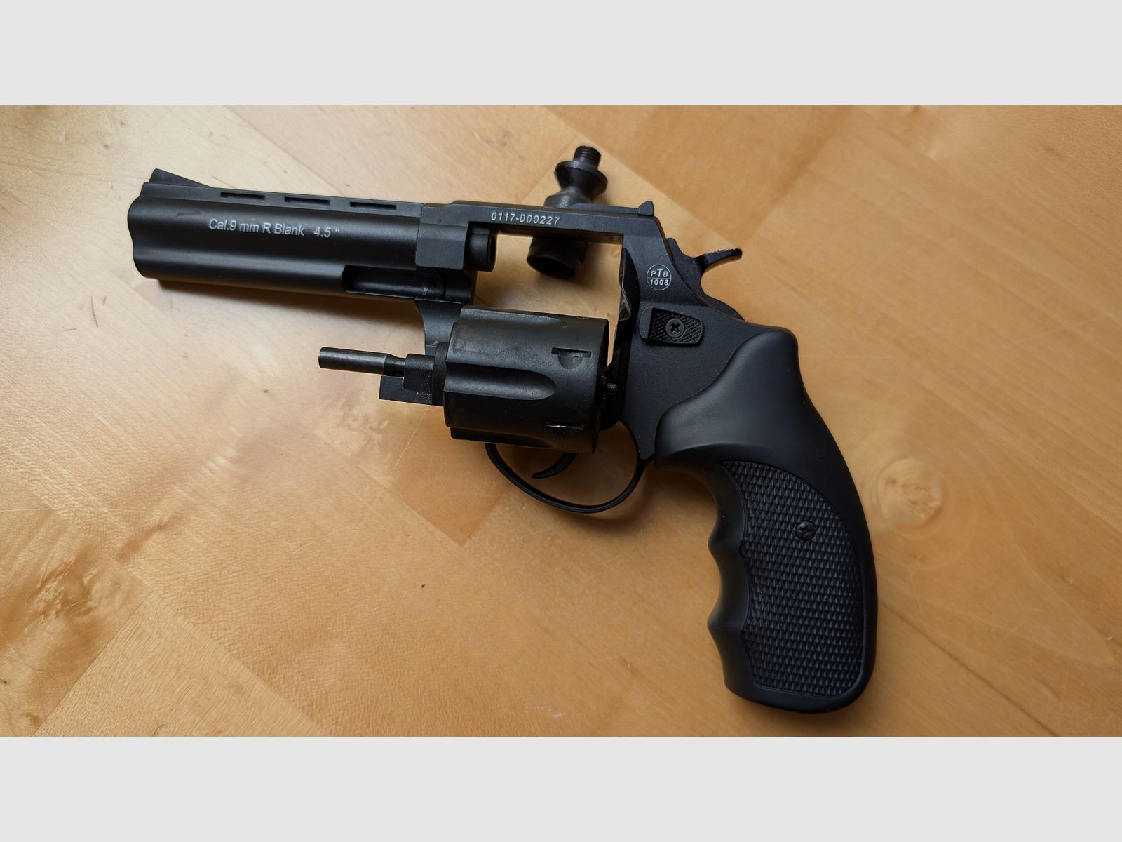 Zoraki R1 4,5" Schreckschuss Revolver mit Abschussbecher