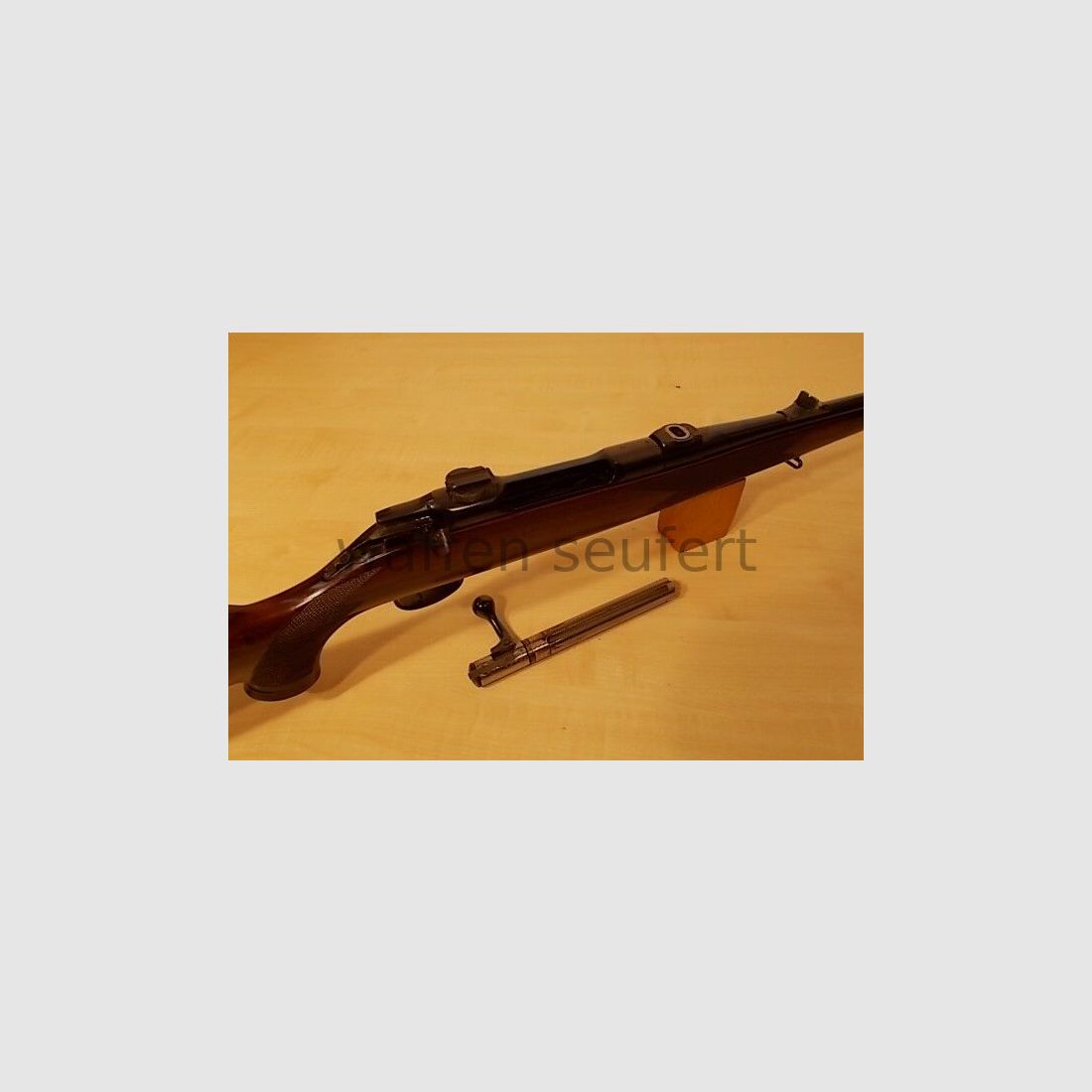 Sauer 80 con Kahles 8x56A4 y SWM
