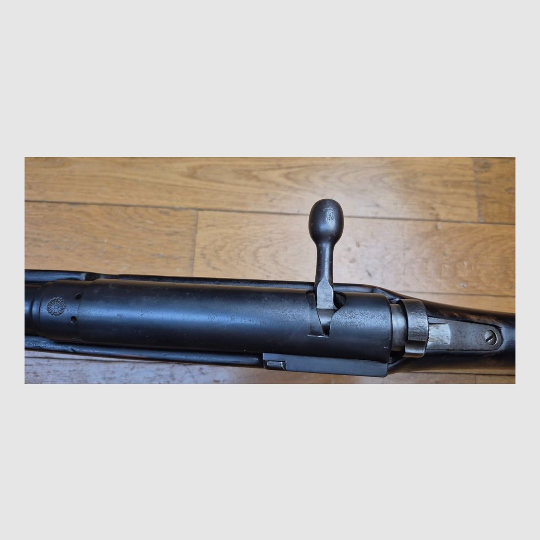 Sehr schönes japanisches Gewehr Arisaka Typ 38 – Originalkaliber 6,5×50 – Arsenal von Kokura Ende 1939 – Thailand-Bestellung von 1940 – Originalbrünierung zu 99% – Mechanik und Lauf sehr gut – Schöne Markierungen – Bajonettanschluss – TBE +, Bild 17 von 34