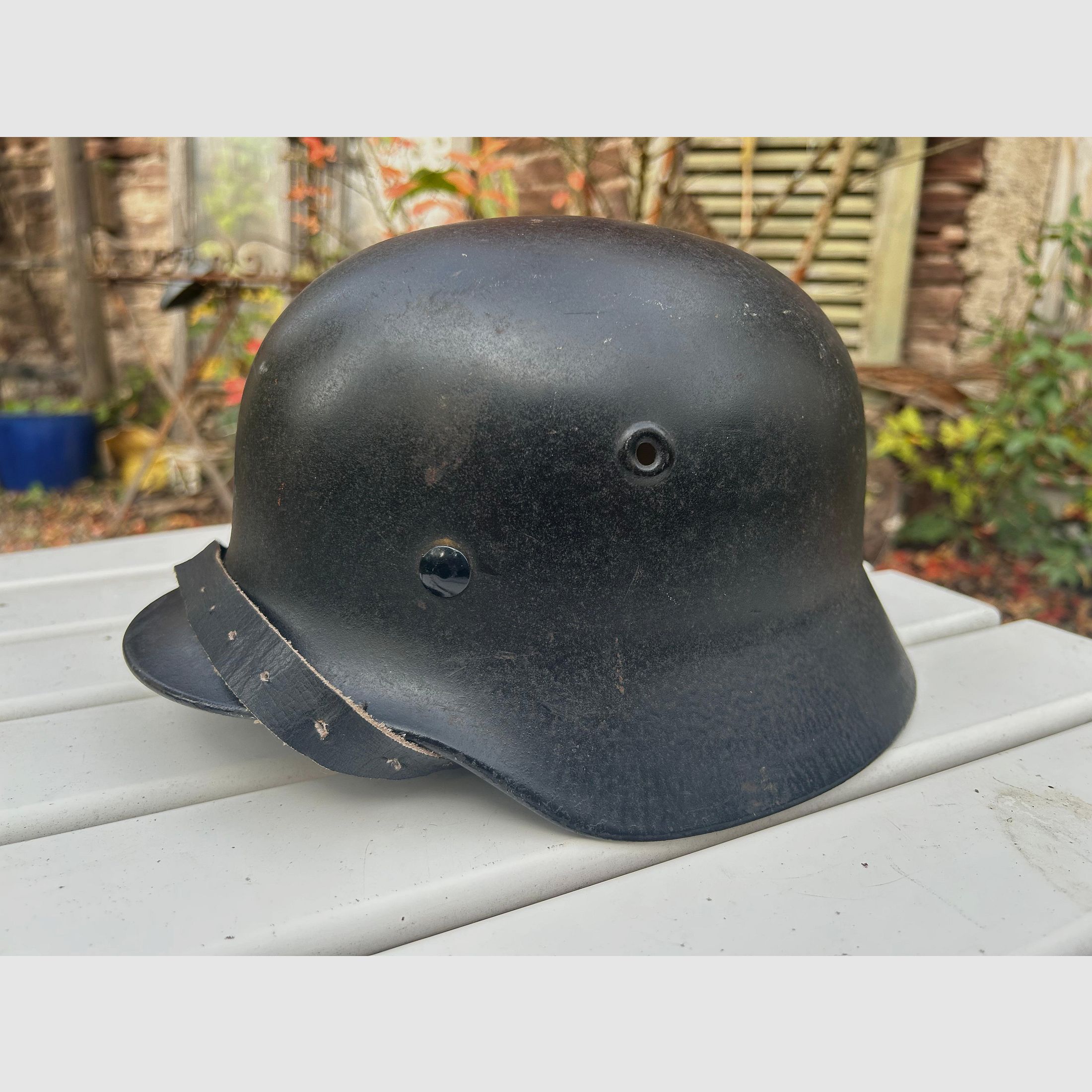 Wehrmacht steel helmet M40 | World War II | WW2 | Militaria | Antiques | WWII