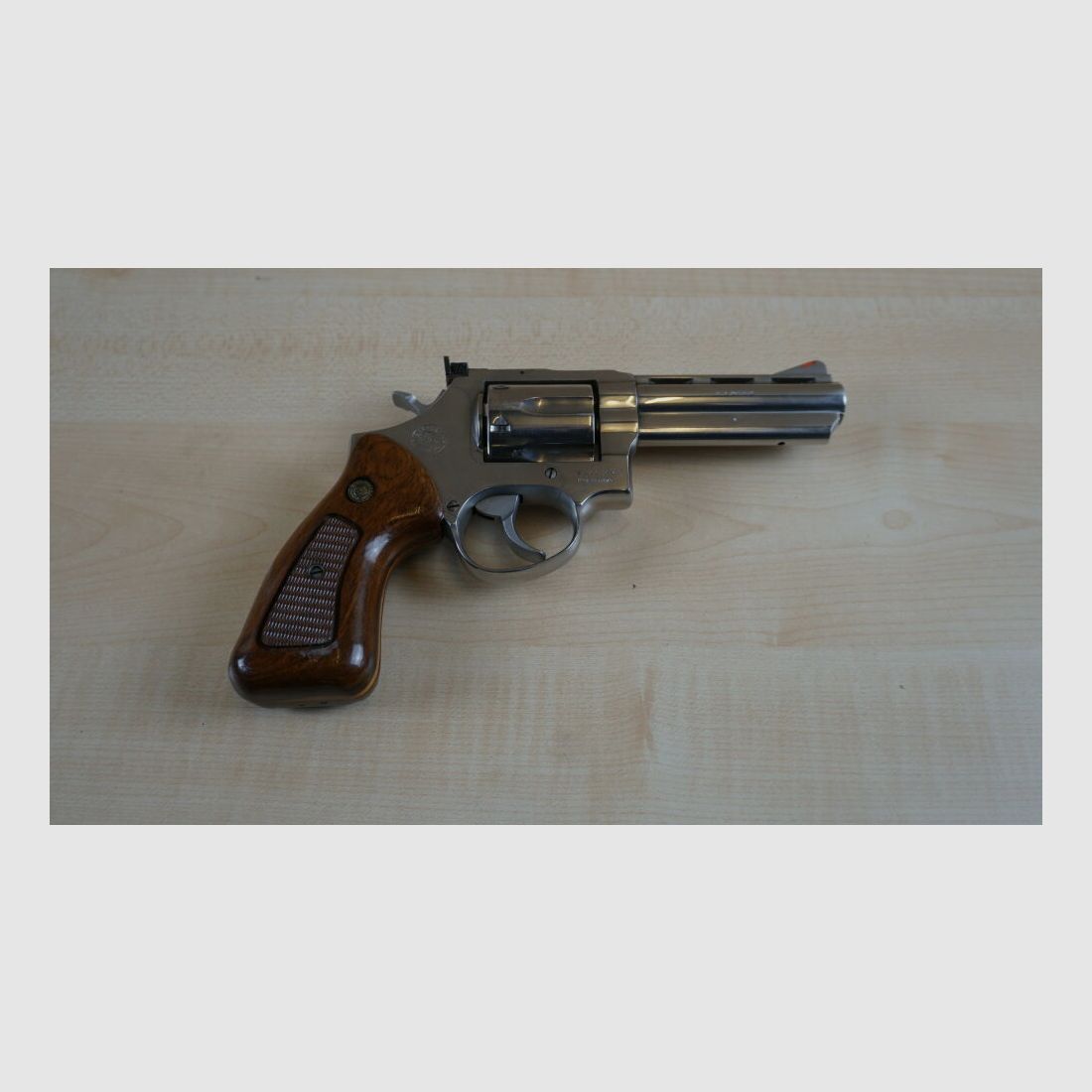 Taurus 689