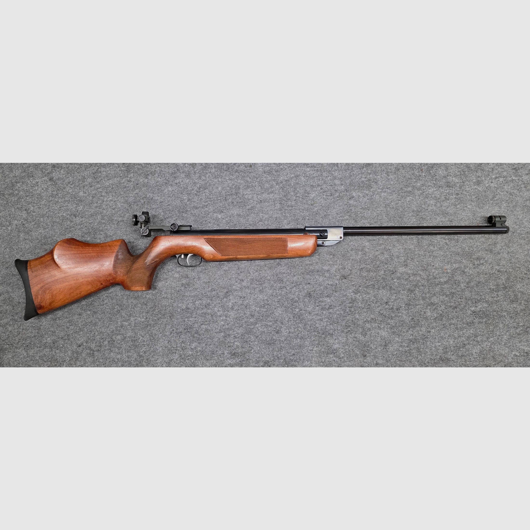 Zeer oude BURGO wierook HW55 T met Tiroler walnootkolf Knicker luchtgeweer zonder F-teken uit de jaren 60 cal. 4,5mm Diabolo