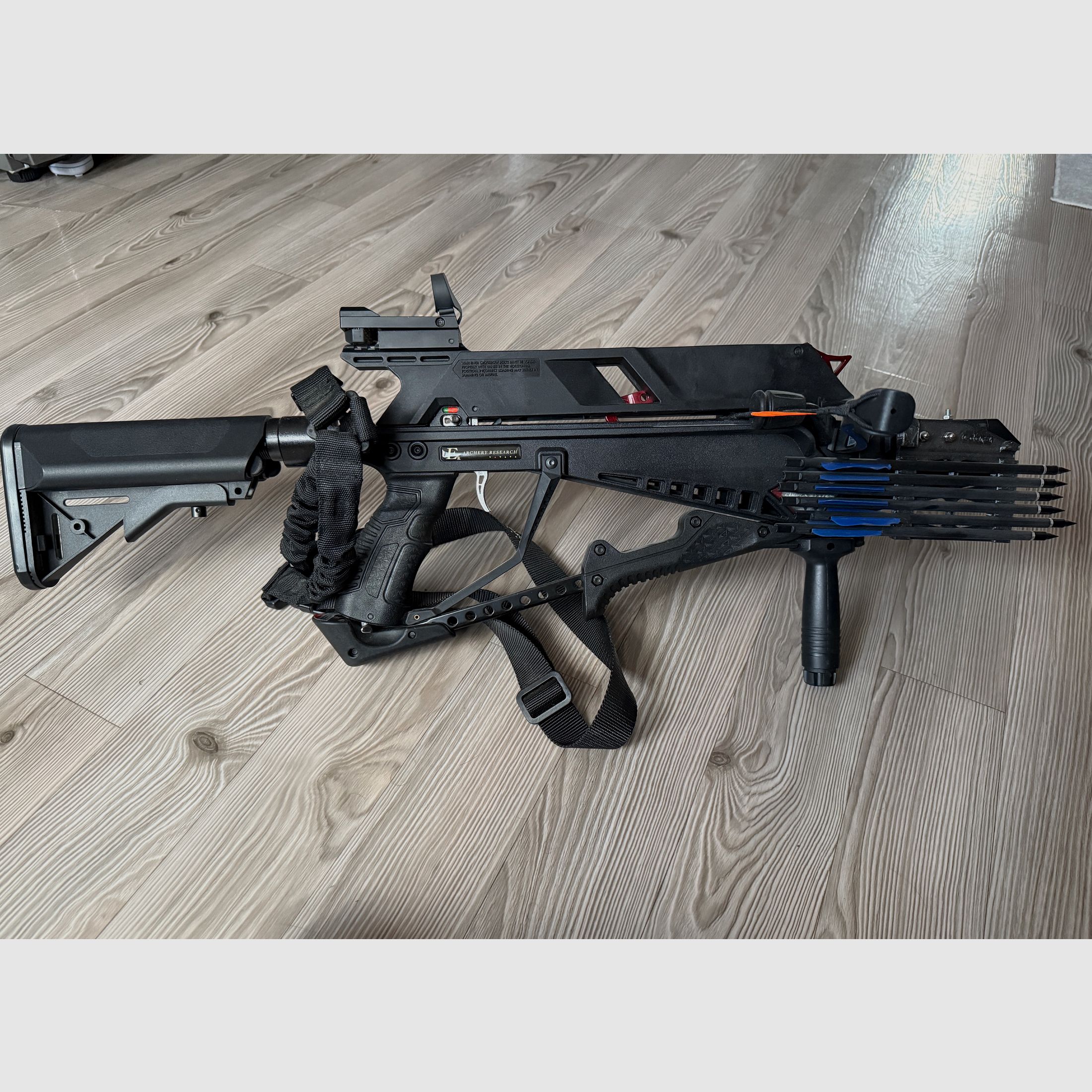 EK Archery Adder Armbrust mit 10 Bolzen (Gebraucht, mit OVP)