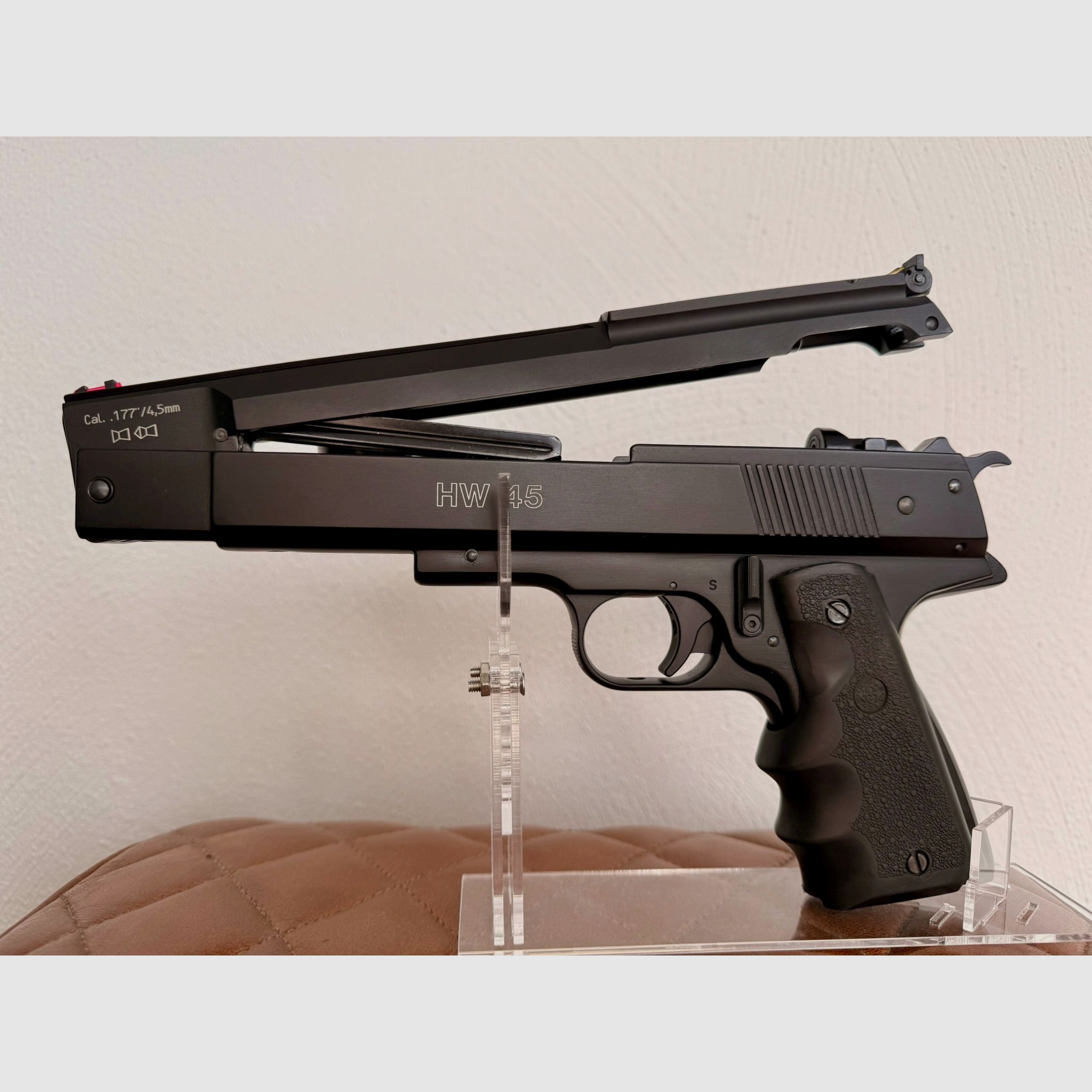 Luftpistole Weihrauch HW45 brüniert 4,5 mm Fiberoptik.