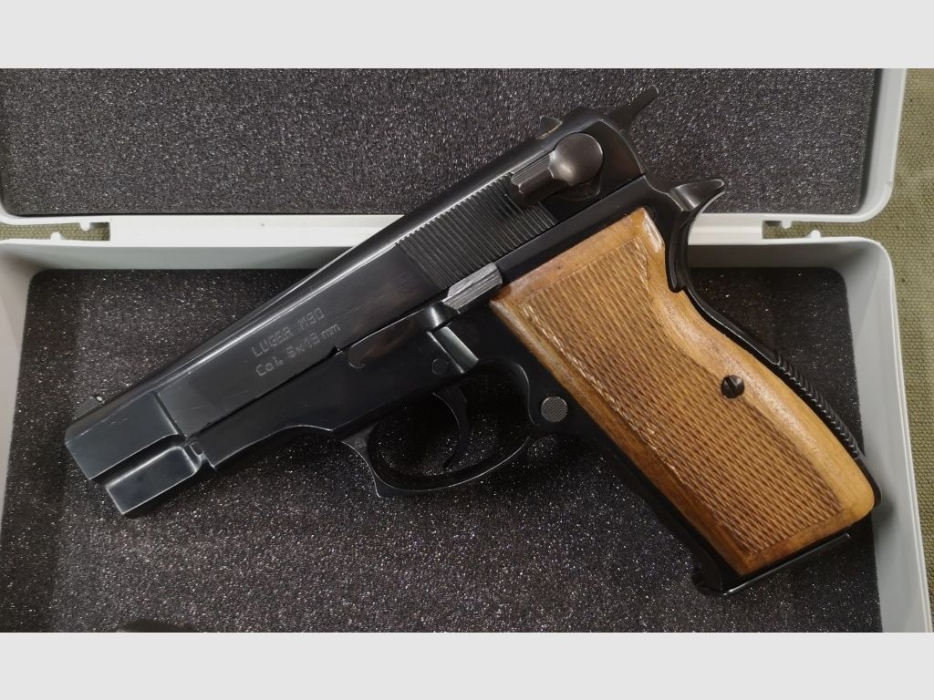LUGER M90 Selbstladepistole  GANZSTAHL "Sammlerstück"
