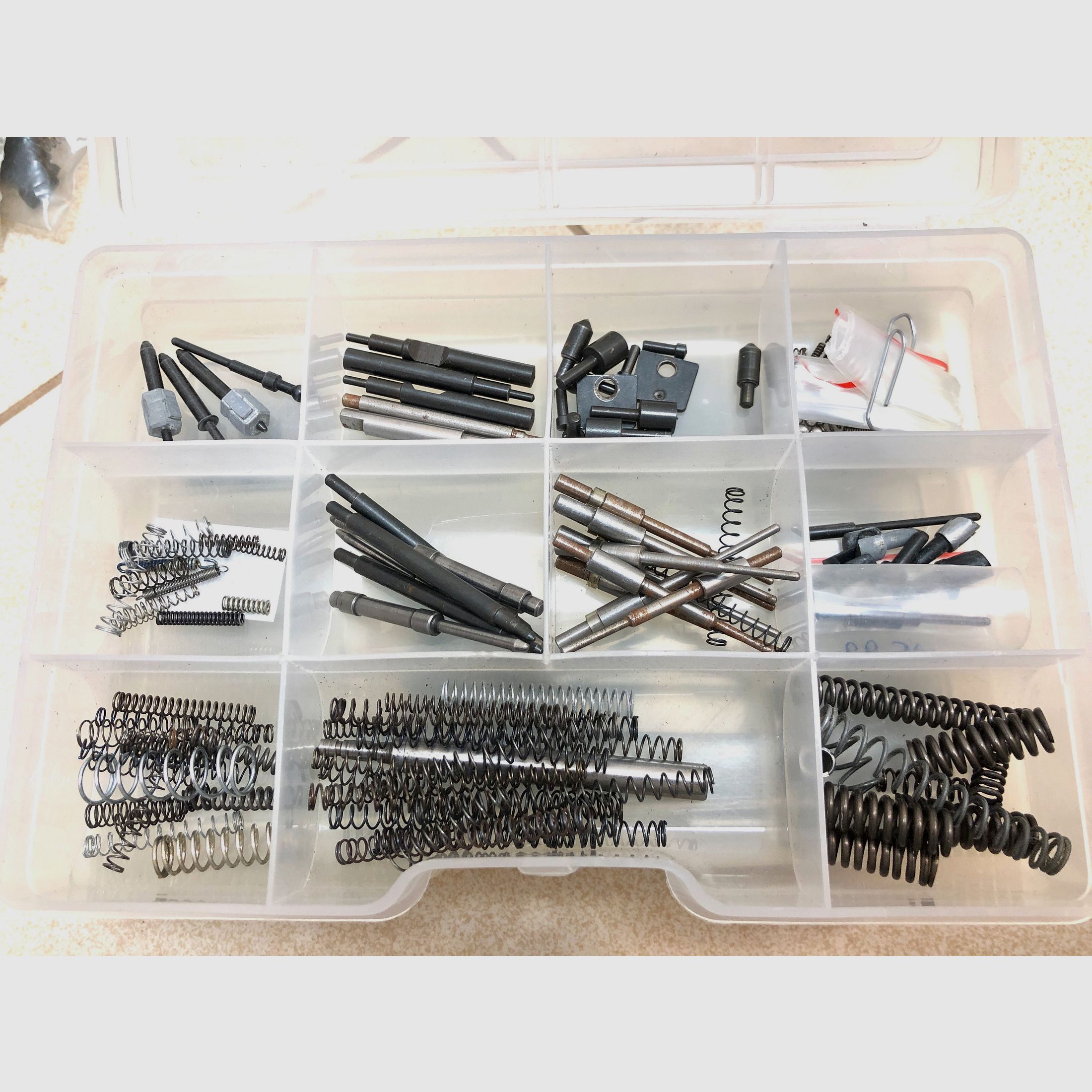 ••• #3 Ersatzteile / Reparatur-Konvolut für Schreckschusswaffen •••