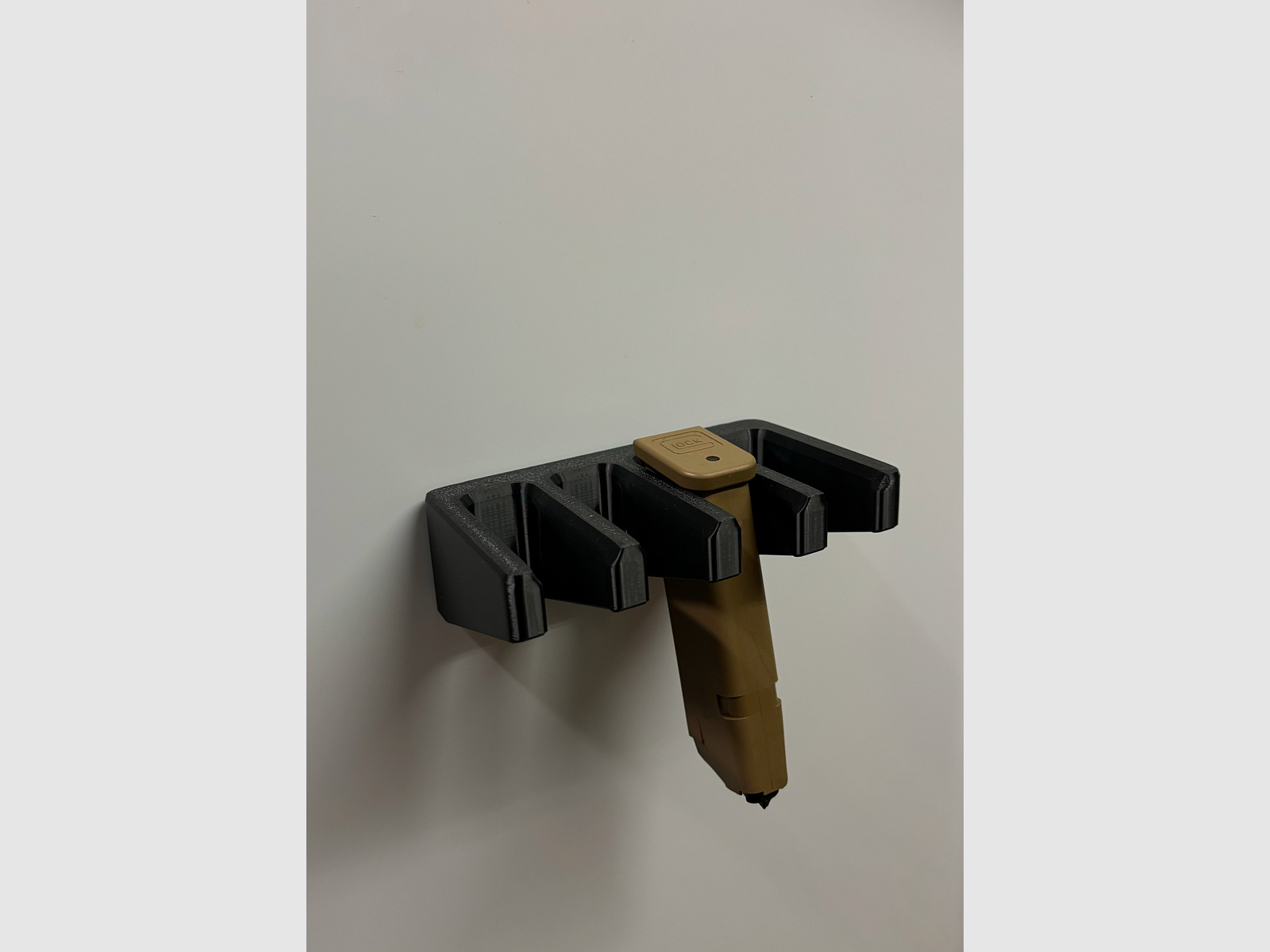magnetic AR-15 magazine holder