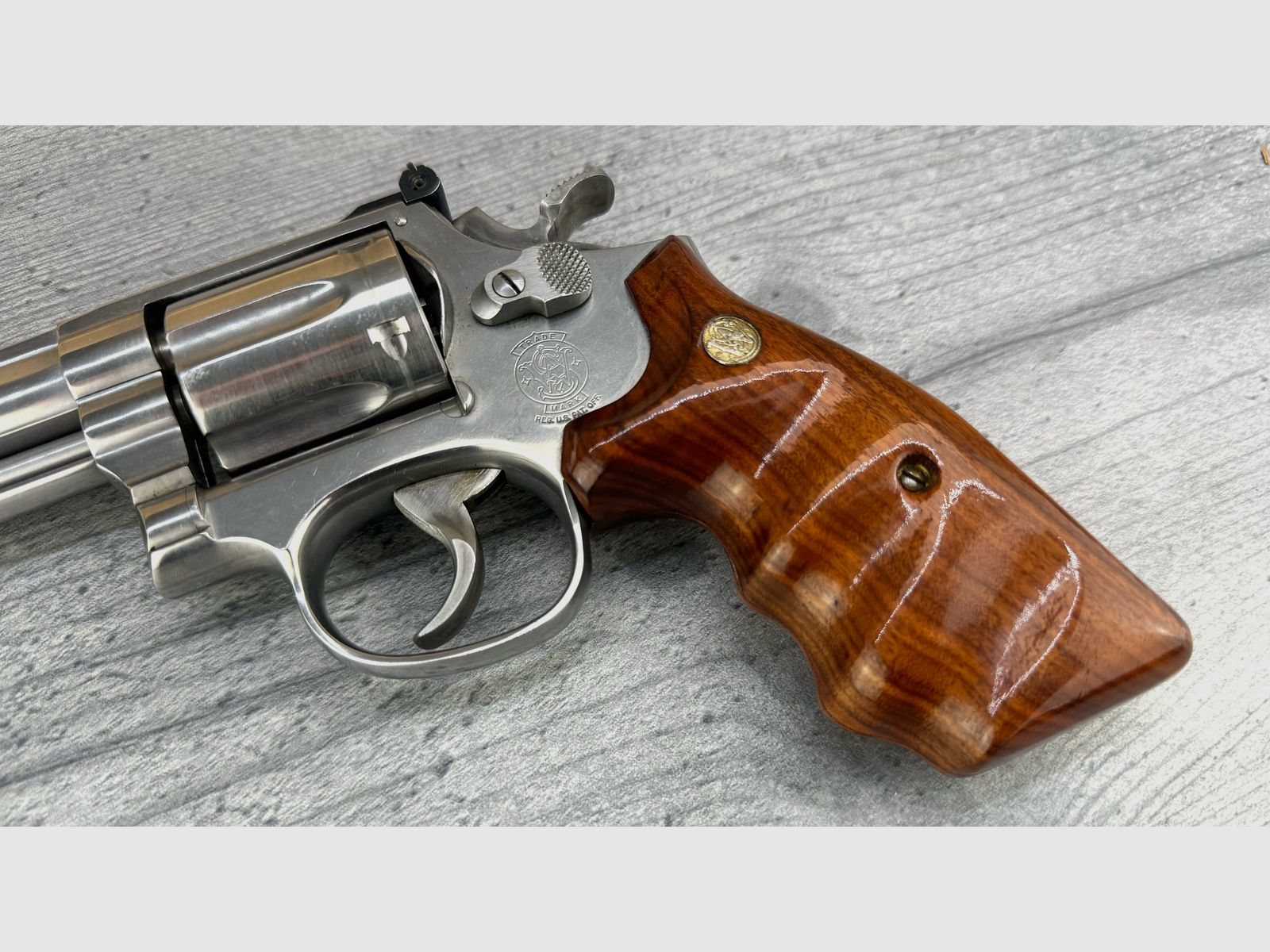 Smith & Wesson Mod. 617-1 Target Champion .22 l.r. Holzgriffschalen
