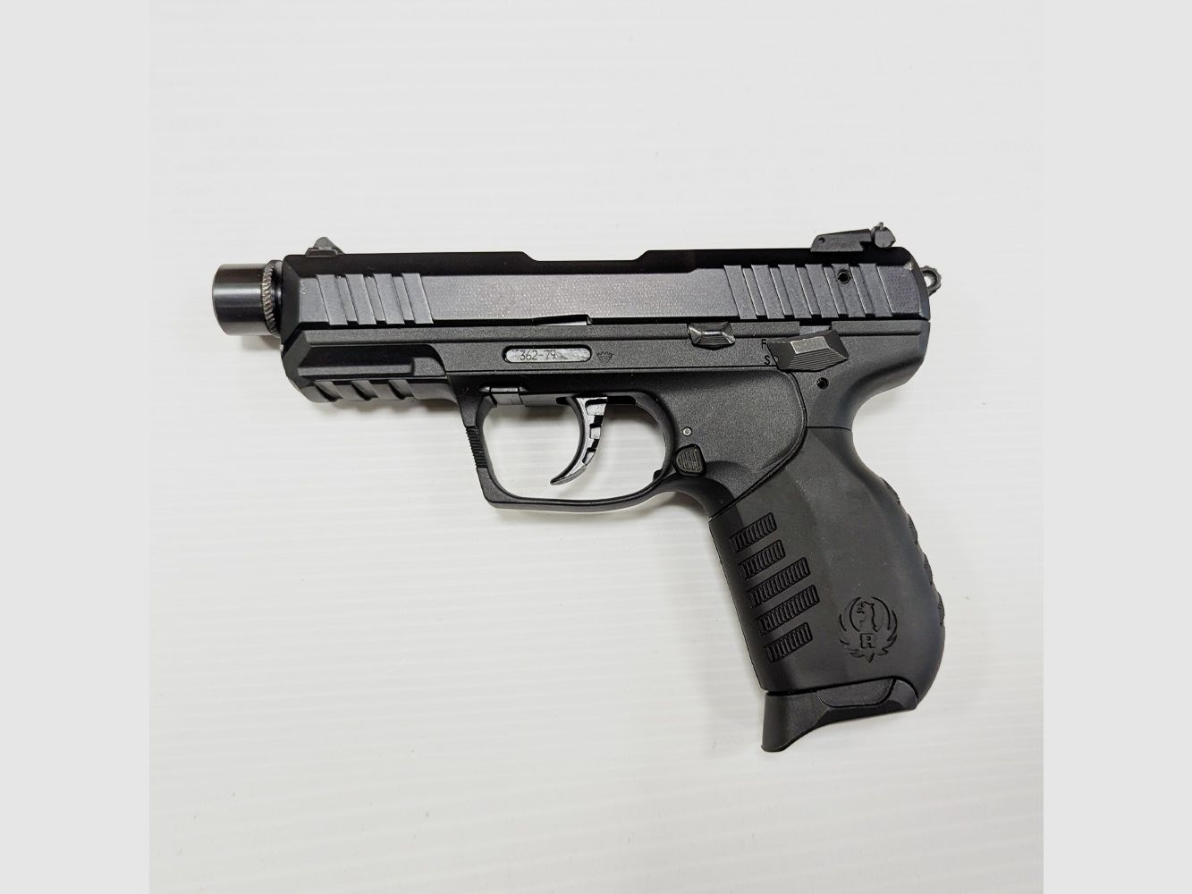 Dépôt vente – RUGER SR22 mit Gewinde .22lr, Bild 1 von 3