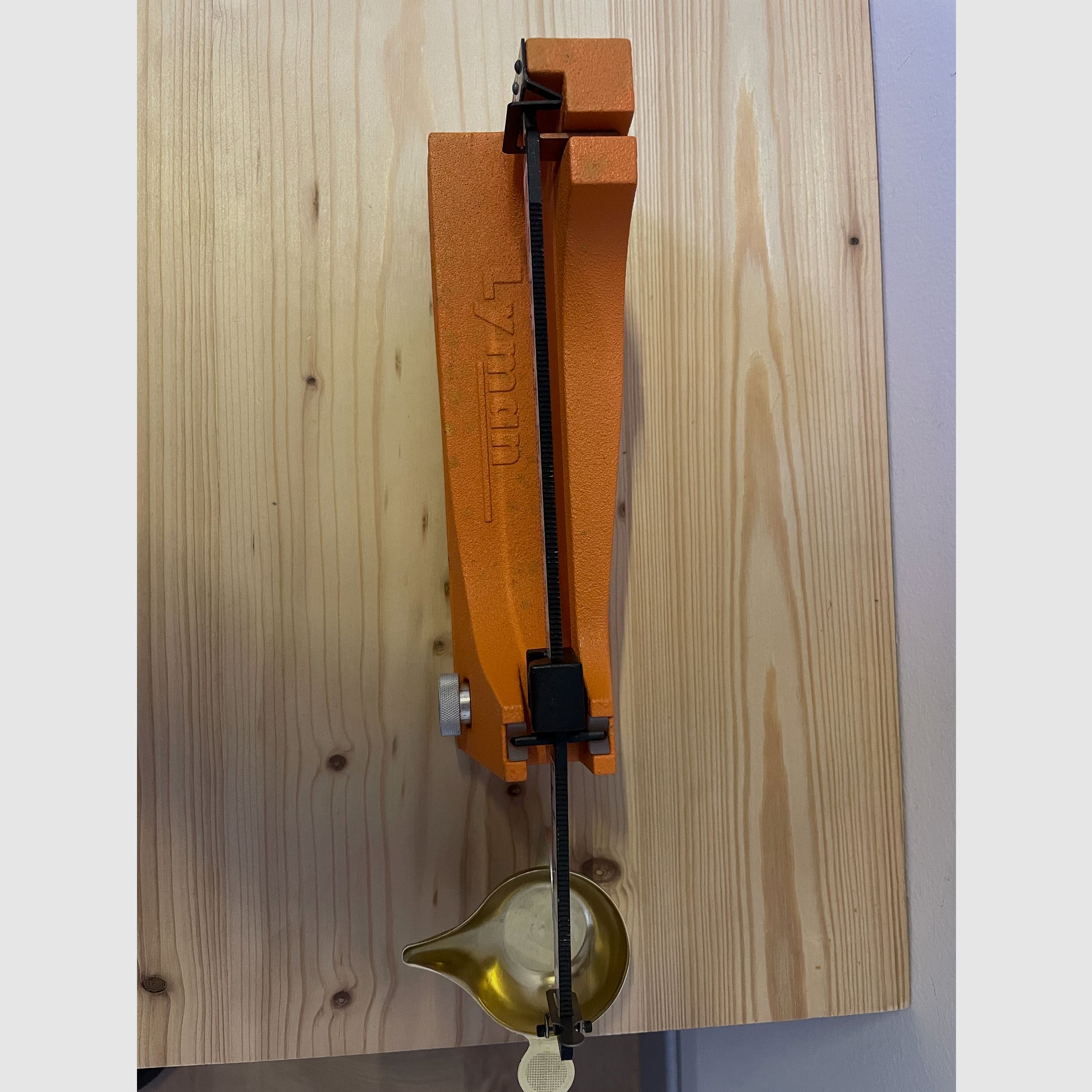 Lyman Reloading Scale + - 1/10 Grain