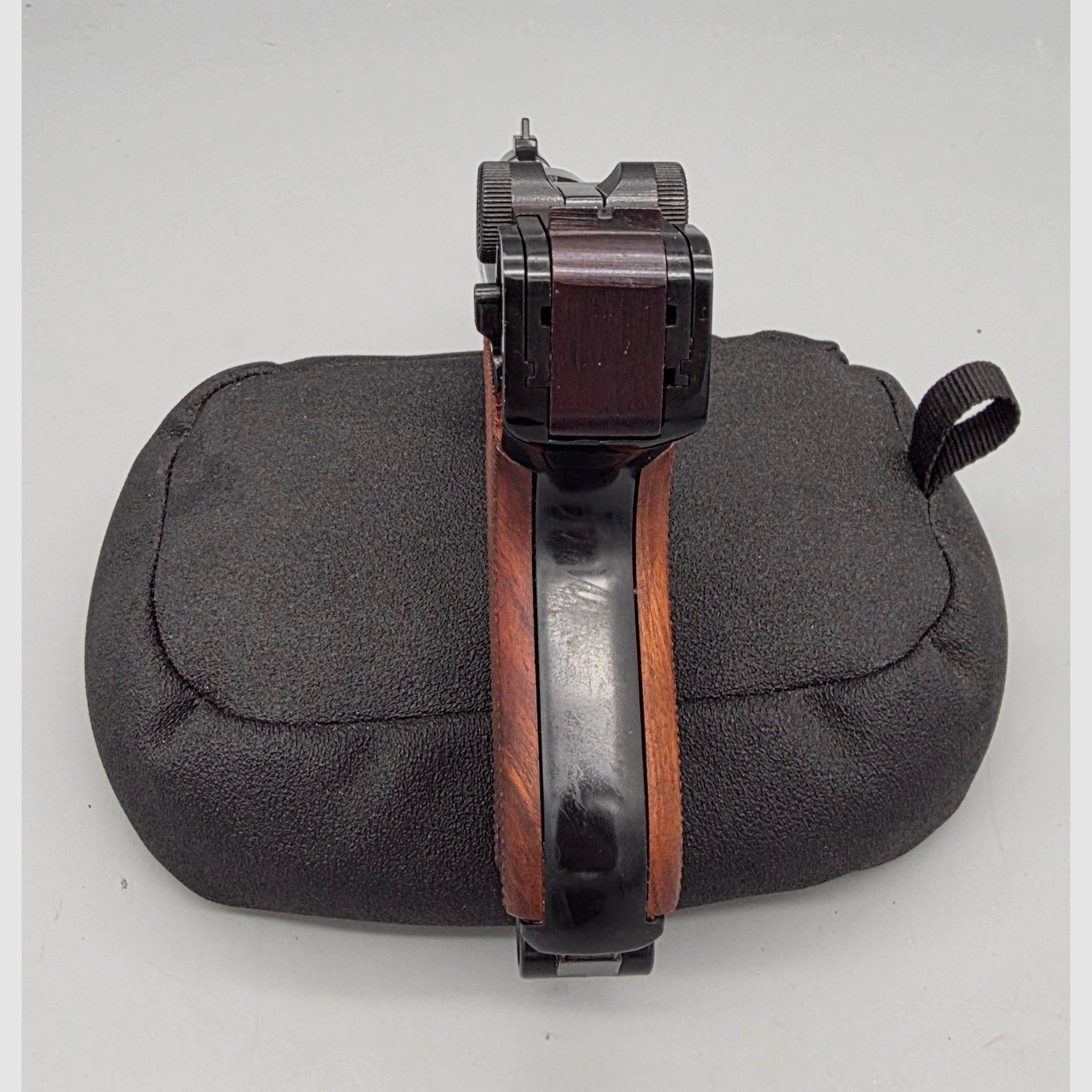 Erma Mod. KGP 690 Estado de colección 8mmK P08 pistola de fogueo PTB 402 SRS rara KGP690