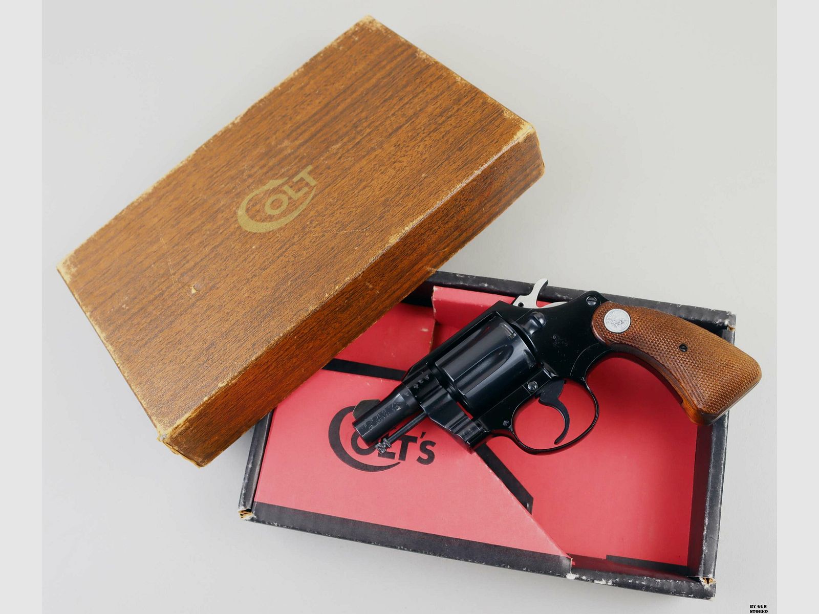 Revolver Colt Cobra cal. 38 spec. matr. 222681, immagine 9 di 11