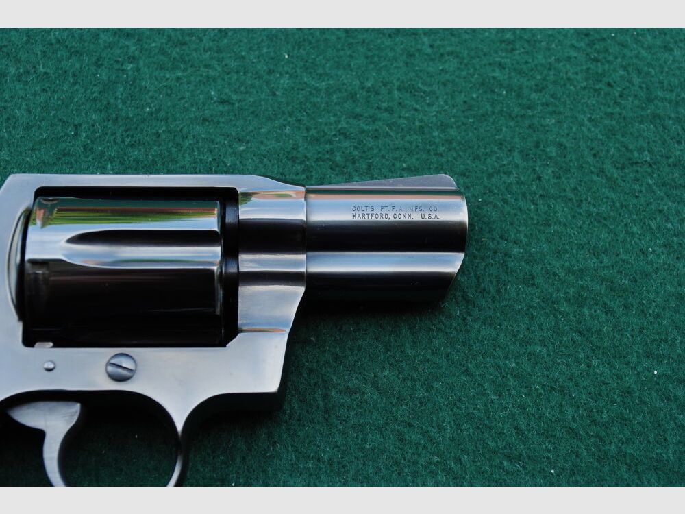 Colt Detective, 2 " Lauflänge, Original Colt Griffschalen
