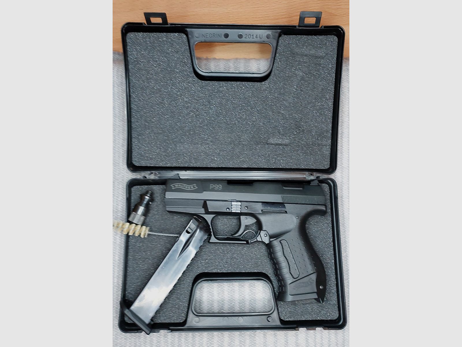 Walther P99 blank firing pistol 9mm P.A.K. (PTB 762) P 99