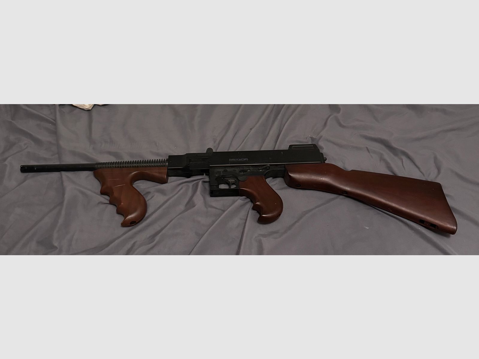 Airsoft-Thompson mit Trommelmagazin Tommy Gun