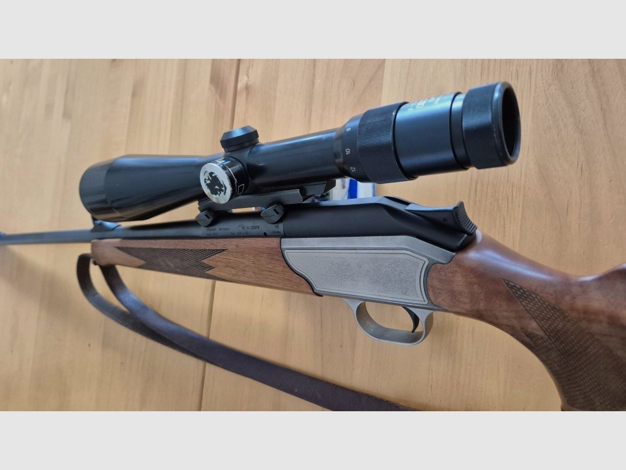 Rifle Blaser R93 Cal. 9,3x64 con dos ópticas