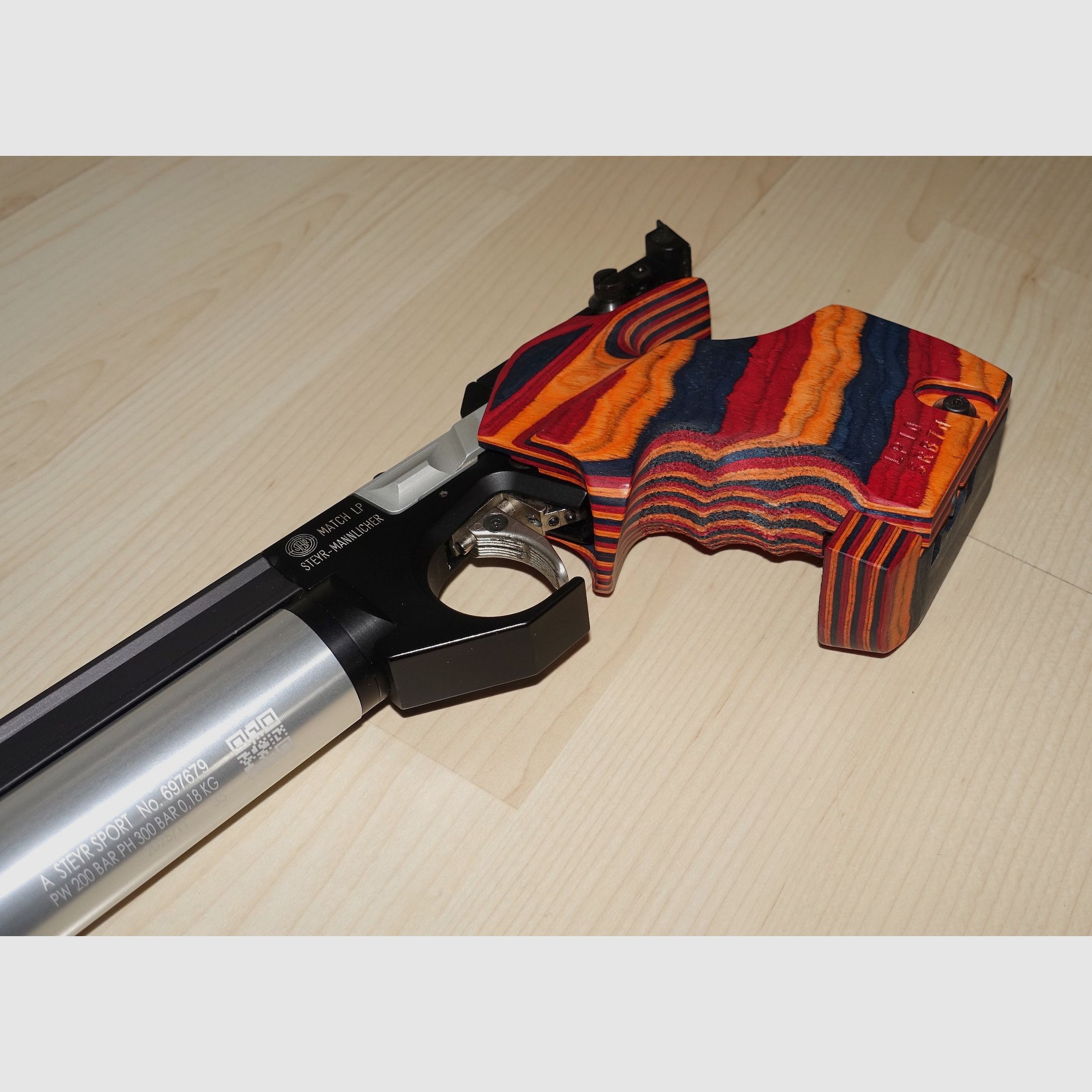 TOP Steyr LP pistola da match ad aria compressa con nuova impugnatura + nuova cartuccia + accessori