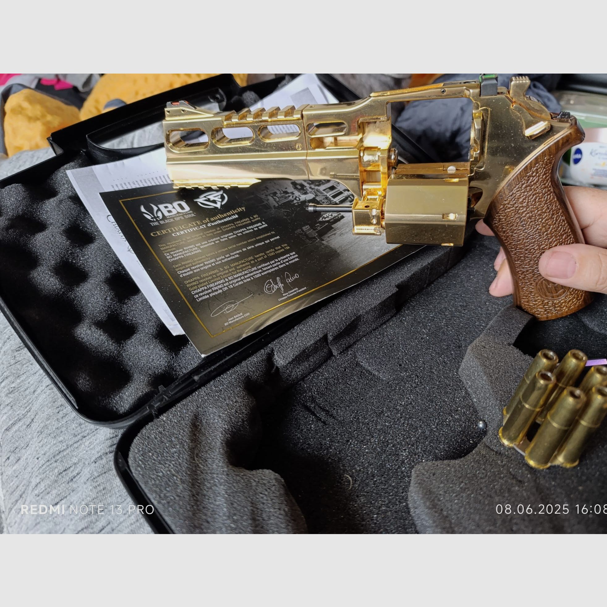 Revolver " CHIAPPA " von FireArms limitiert, 18 Karat Vergoldet