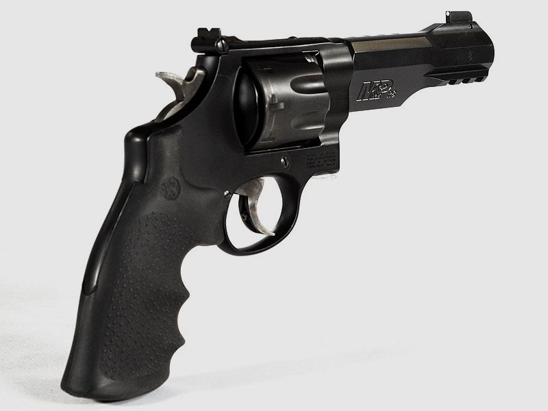 Smith & Wesson M&P R8, 5" barrel