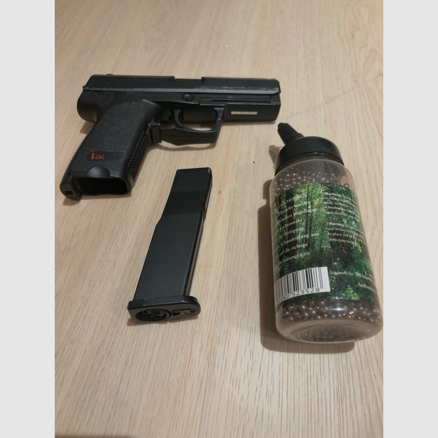 Umarex H&K USP 4,5 mm CO₂ Luftpistole inkl. Magazin & ca. 3.000 Stahl-BBs
