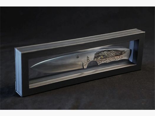 Cuchillo del Año 2024, Grabado a Mano y Con Incrustación de Oro