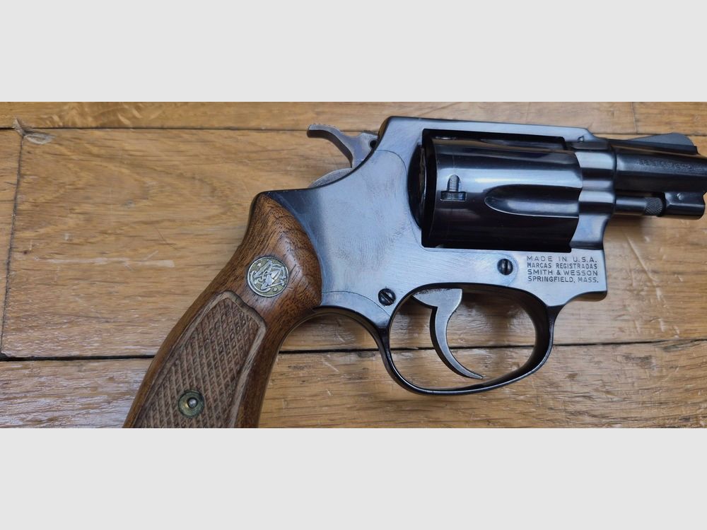 Seltenes Revolver Smith&Wesson Mod 36-1 oder „Chiefs Special“ – 5 Schuss im Kal. 38 SP – 2 Zoll Lauf neu – Waffe von 1975 – Pachmayr Griffschalen zusätzlich – Zustand nahe neu! – TBE++, Bild 17 von 20