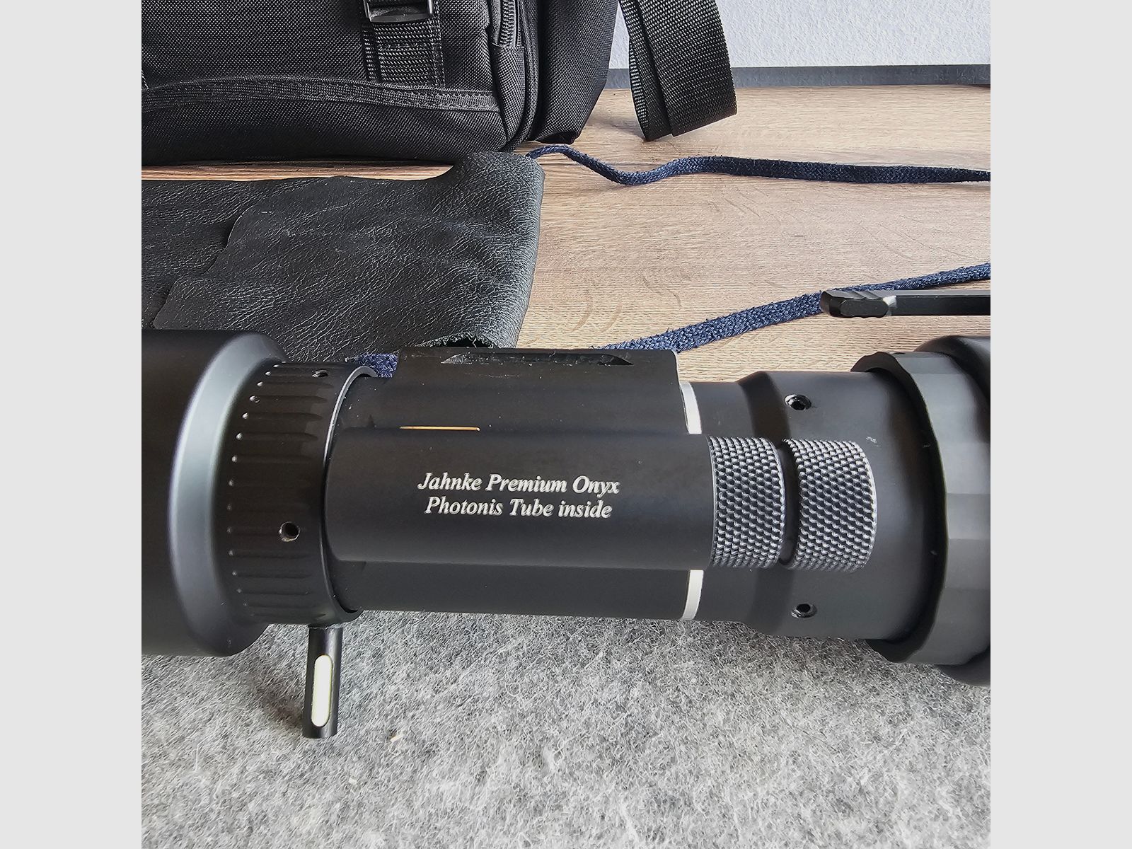 Jahnke DJ-8 NSV Kompakt1x56 mit Premium Photonis Onyx Bildröhre in der höchsten Leistungsklasse III. Weißes Bild der Premiumklasse. Erste Sortierung