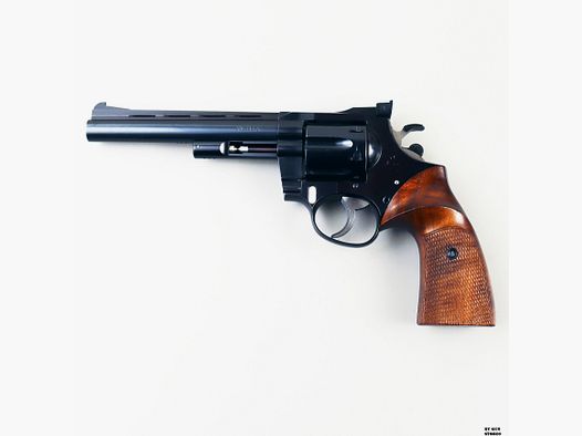 Revolver Korth mod. Target cal. 22 lr matr. 24808