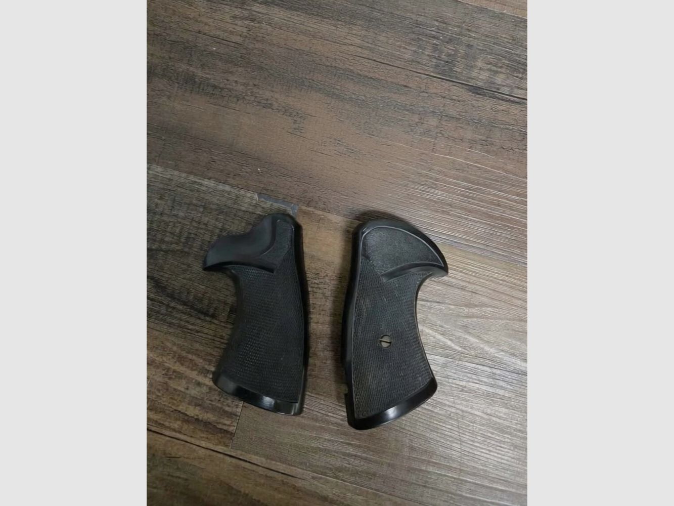 Pachmayr impugnature per Ruger Security/Service/Speed Six