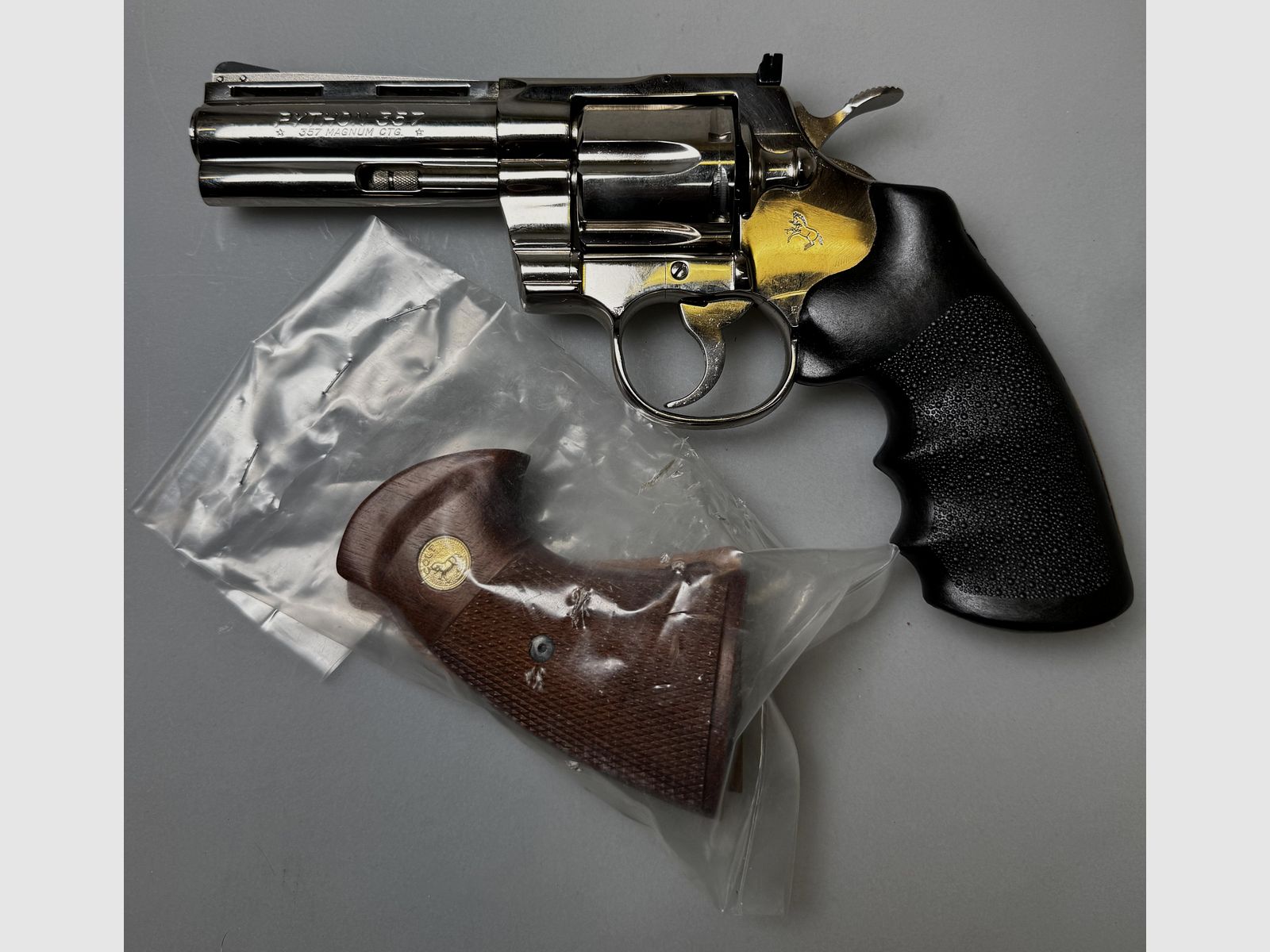 Revolver Colt Python 6" .357 Mag. , Occasion, Bild 2 von 2