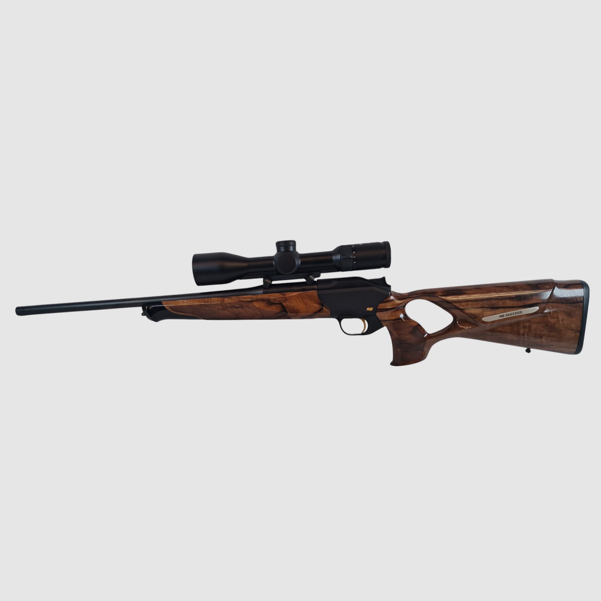 Blaser R8 Success Holz HK4 Kal. 8x57JS LL. 52cm mit M15x1 und Blaser B2 2-12x50 IC S 