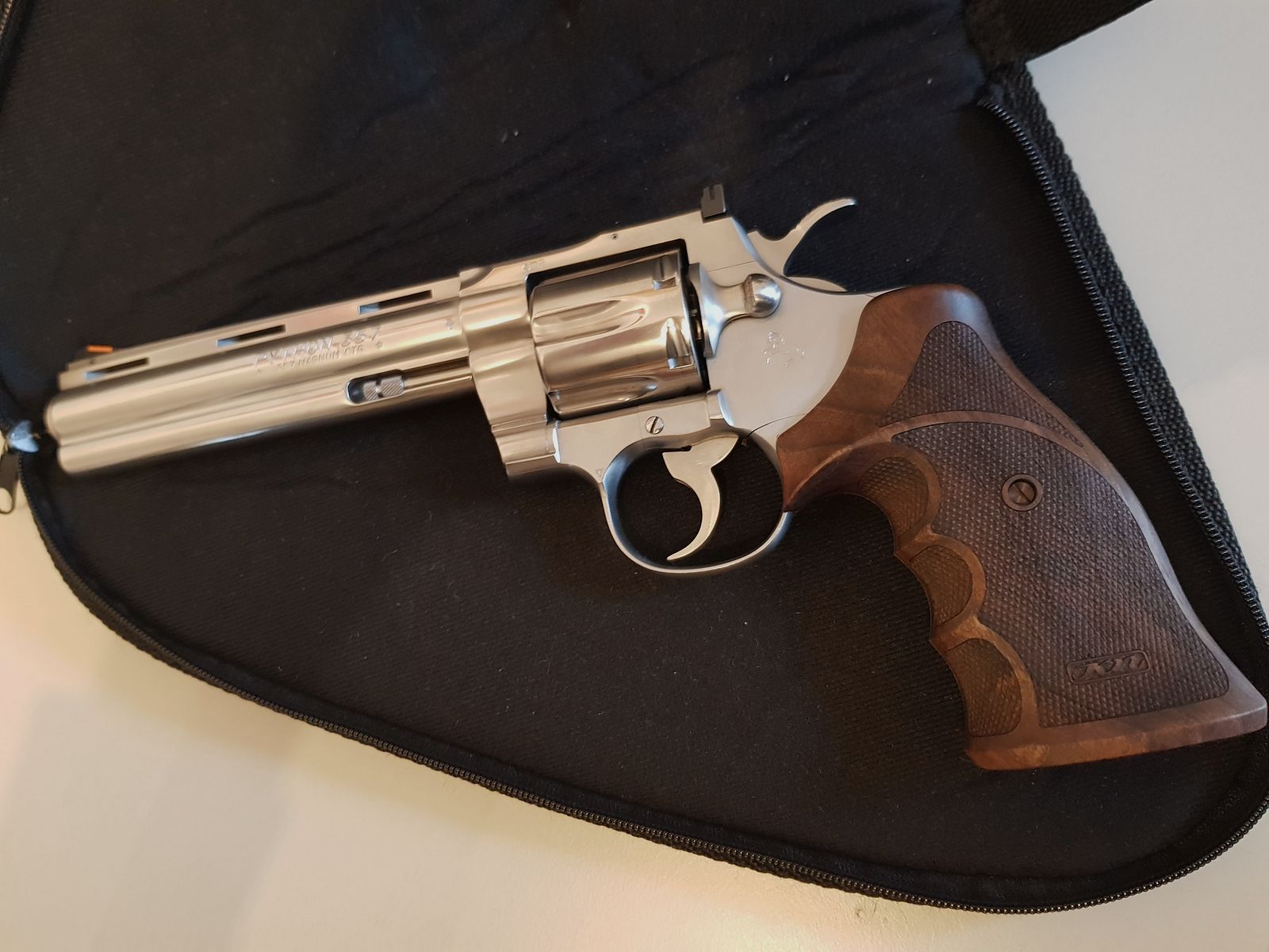 Colt Python .357Mag, 6 Zoll, Stainless