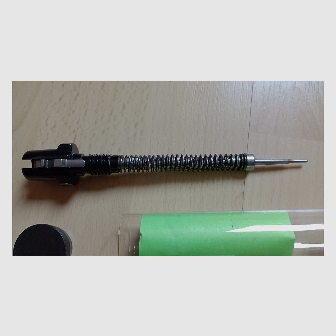 Zespół iglicy GRE-TAN z rowkami, czarny do Remington 700 SA, ułatwia