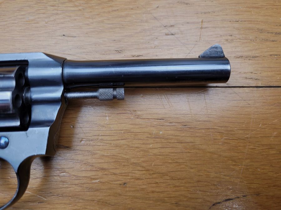 Muy bonito Colt Police Positive – Modelo "Target" – Raro en calibre 22LR y muy poco común de 4 pulgadas – 6 disparos – Mecánica y cañón premium – Bonitas empuñaduras de competición de época – Arma de 1914 en estado excepcional – TBE++, imagen 7 de 20