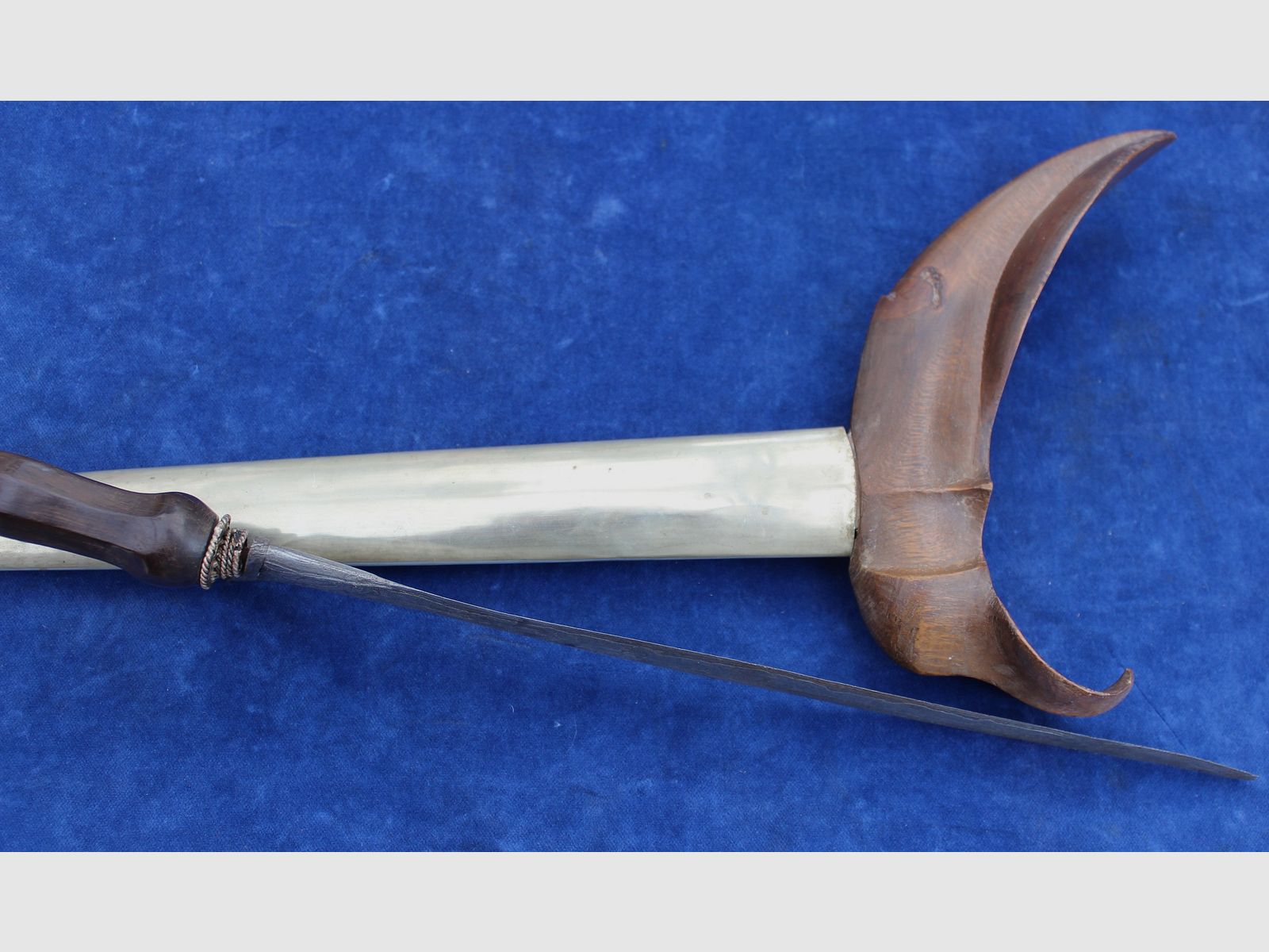 Beautiful old Javanese kris, image 14 of 15