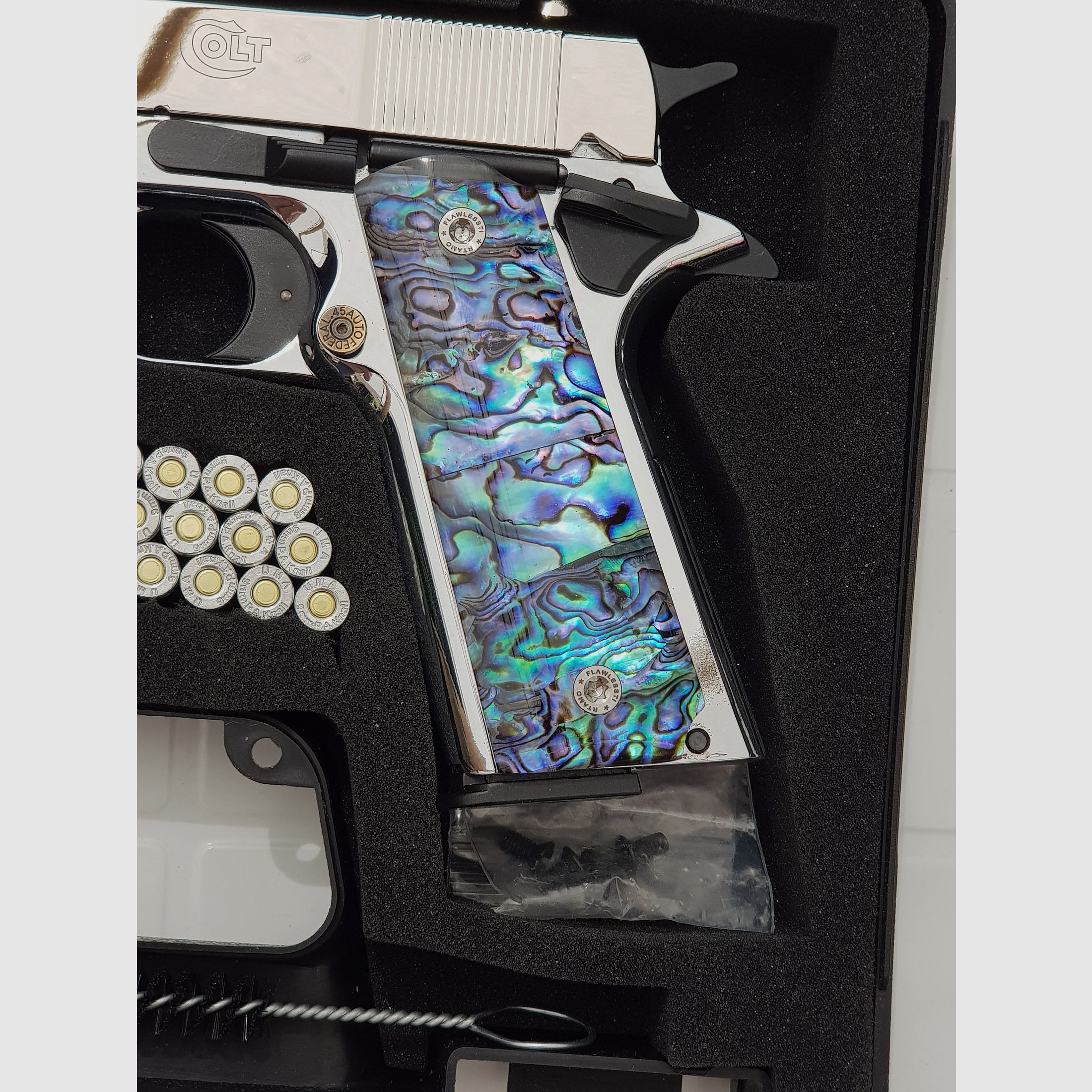 Colt 1911 Chrom, neu, unbeschossen, lange Federführung, Sammlerstück.