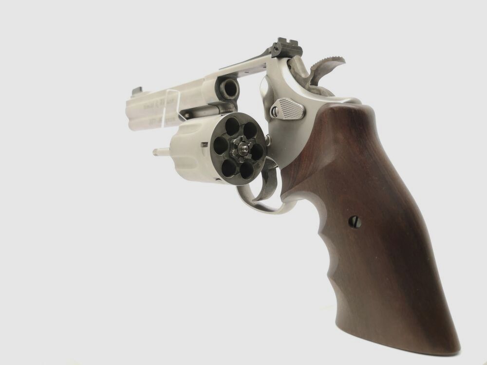 Smith & Wesson 686-4 Target Champion