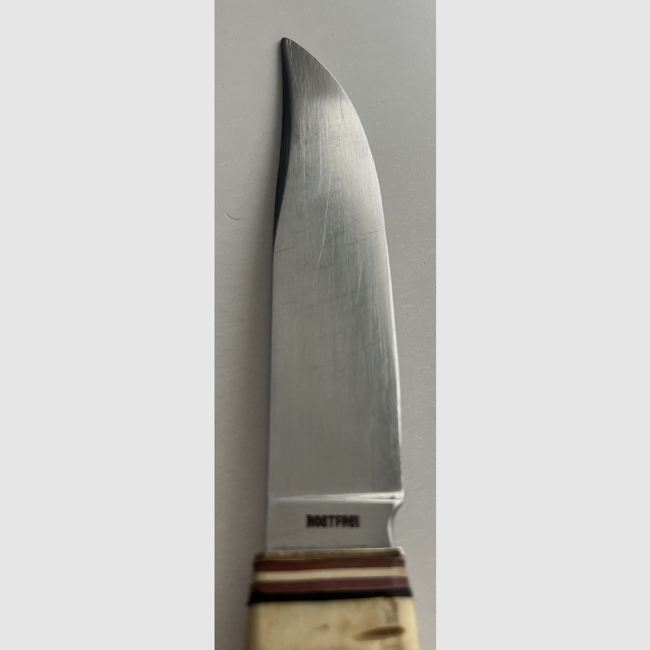 Solingen hunting knife "Ackermännchen" – Real horn handle with fine deer carving & leather sheath
