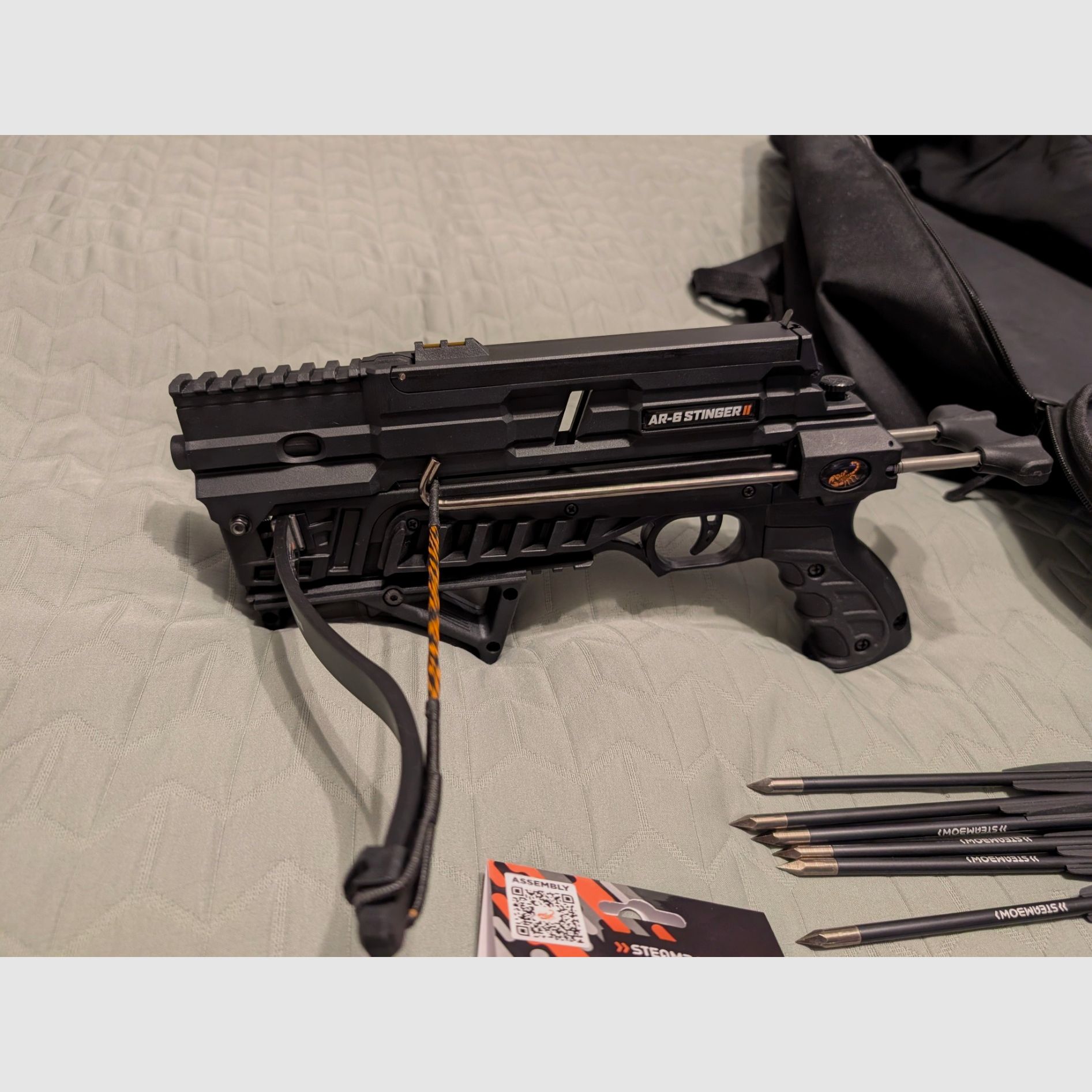 Steambow Stinger 2 Compact - Complete set with a lot of accessories (35/55/75 LB), reflex, laser, 15 bolts (carbon), foregrip