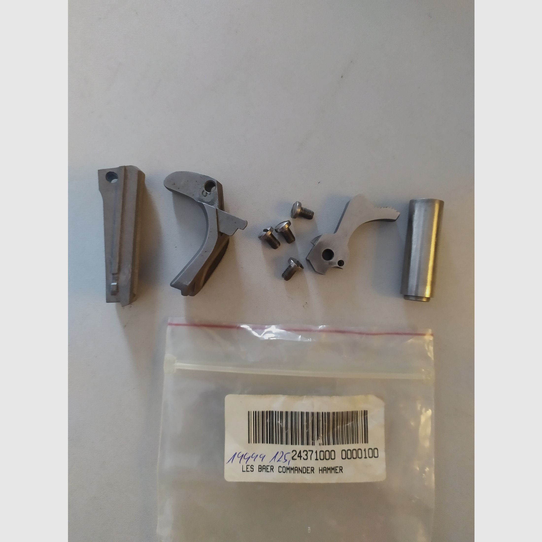 Diverses Zubehör & Teile: 1911 Edelstahl Teile, Ruger ZF Montage, 4x20 ZF, 4,5mm BB Glock, G3-Rem870-STR Schäfte, Mehrere Waffenkoffer