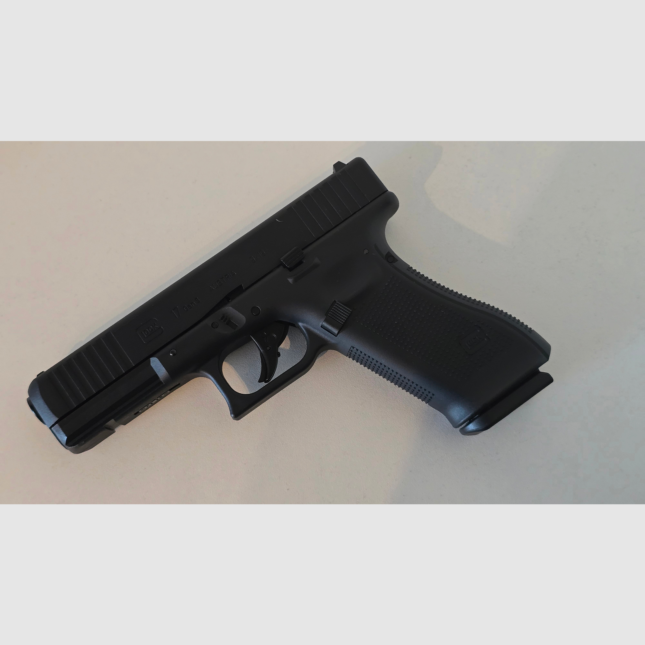 Glock 17 Gen5 Luftpistole CO2 Blowback Kal. 4,5 mm BB Metallschlitten schwarz