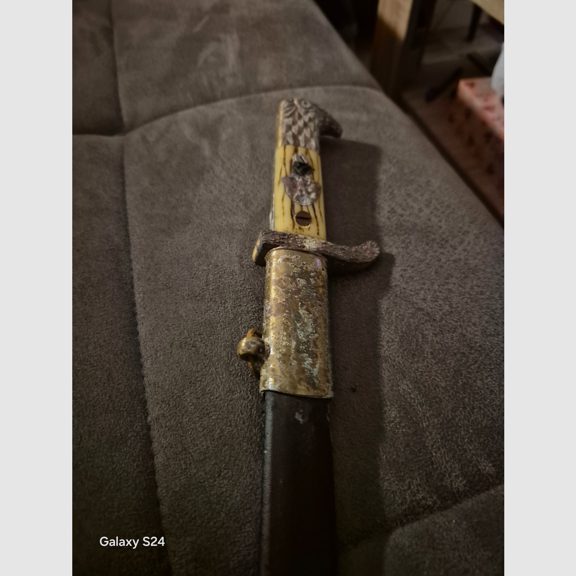 ÉPÉE D'HONNEUR OU FUSIL LATÉRAL 1943